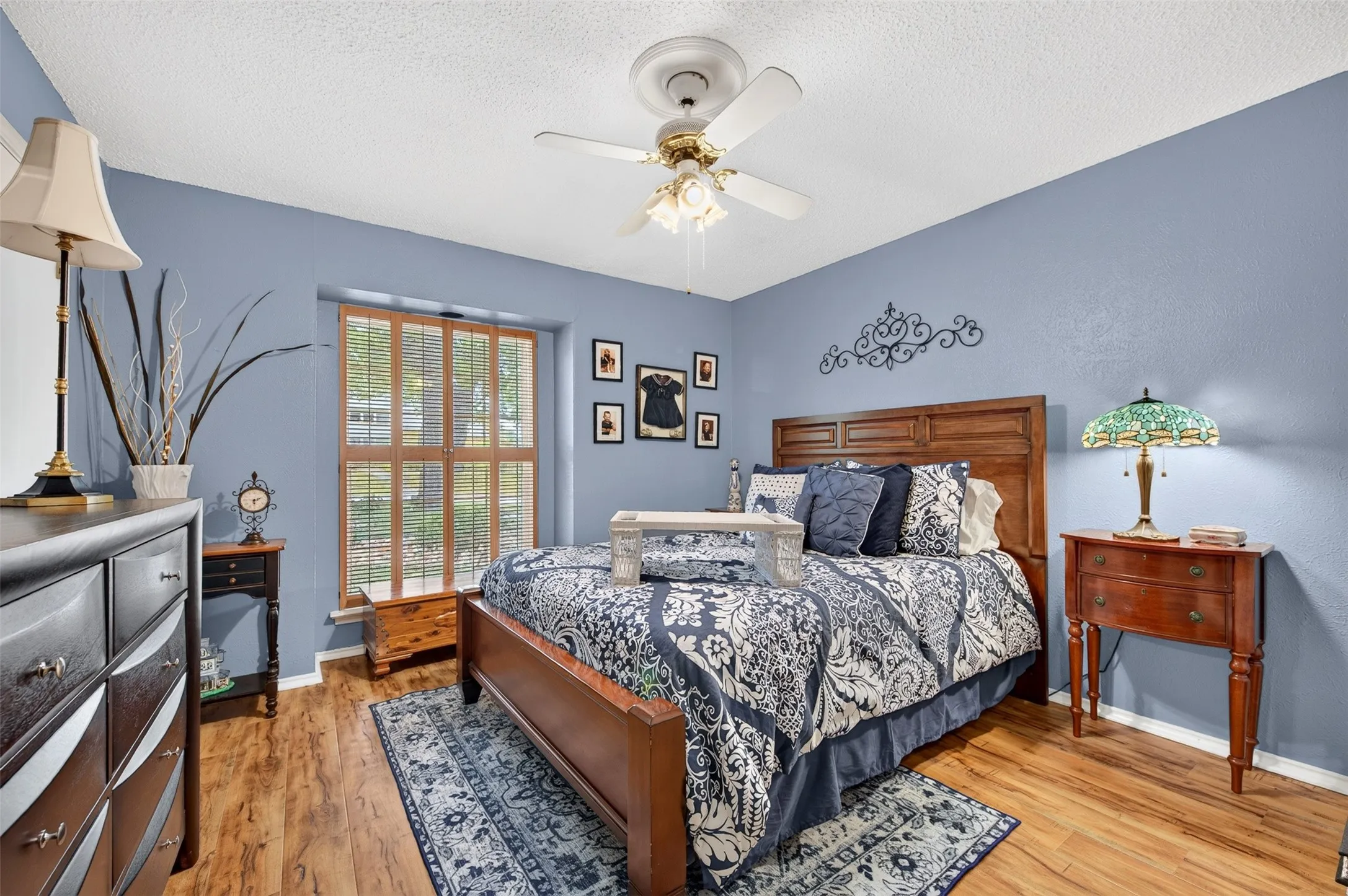 Single Family Residence For Sale in Collin County , 1713 Alameda Court, Plano, Texas 75074, 4 Bedroom, 3 Bathroom, 2 Garage spaces, 2,471 Sqft, built in 1978, mls#21370458, Real Estate Agent in Plano, Homes For Sale in Collin county, Homes For Sale in Plano, Realtor in Plano Texas, Real Estate Brokerage Independent Realty Texas, Luminita Cordes Realtor