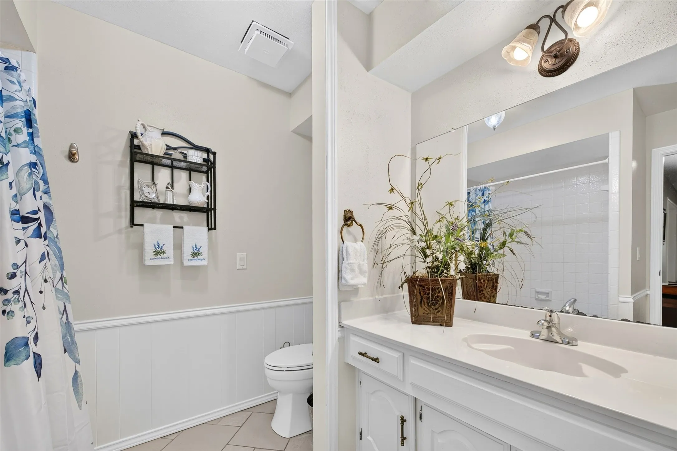 Single Family Residence For Sale in Collin County , 1713 Alameda Court, Plano, Texas 75074, 4 Bedroom, 3 Bathroom, 2 Garage spaces, 2,471 Sqft, built in 1978, mls#21370458, Real Estate Agent in Plano, Homes For Sale in Collin county, Homes For Sale in Plano, Realtor in Plano Texas, Real Estate Brokerage Independent Realty Texas, Luminita Cordes Realtor