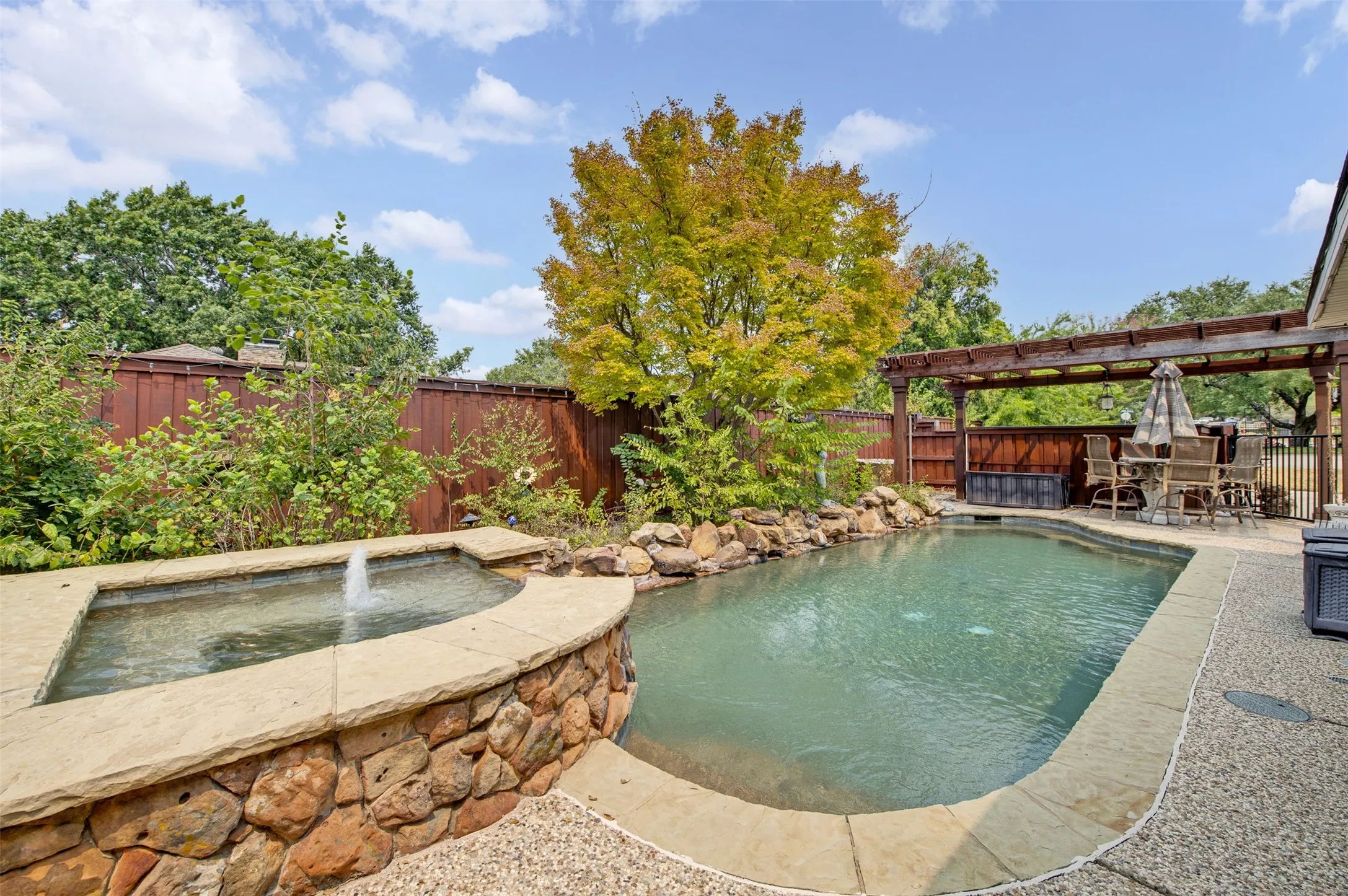 Single Family Residence For Sale in Collin County , 1713 Alameda Court, Plano, Texas 75074, 4 Bedroom, 3 Bathroom, 2 Garage spaces, 2,471 Sqft, built in 1978, mls#21370458, Real Estate Agent in Plano, Homes For Sale in Collin county, Homes For Sale in Plano, Realtor in Plano Texas, Real Estate Brokerage Independent Realty Texas, Luminita Cordes Realtor