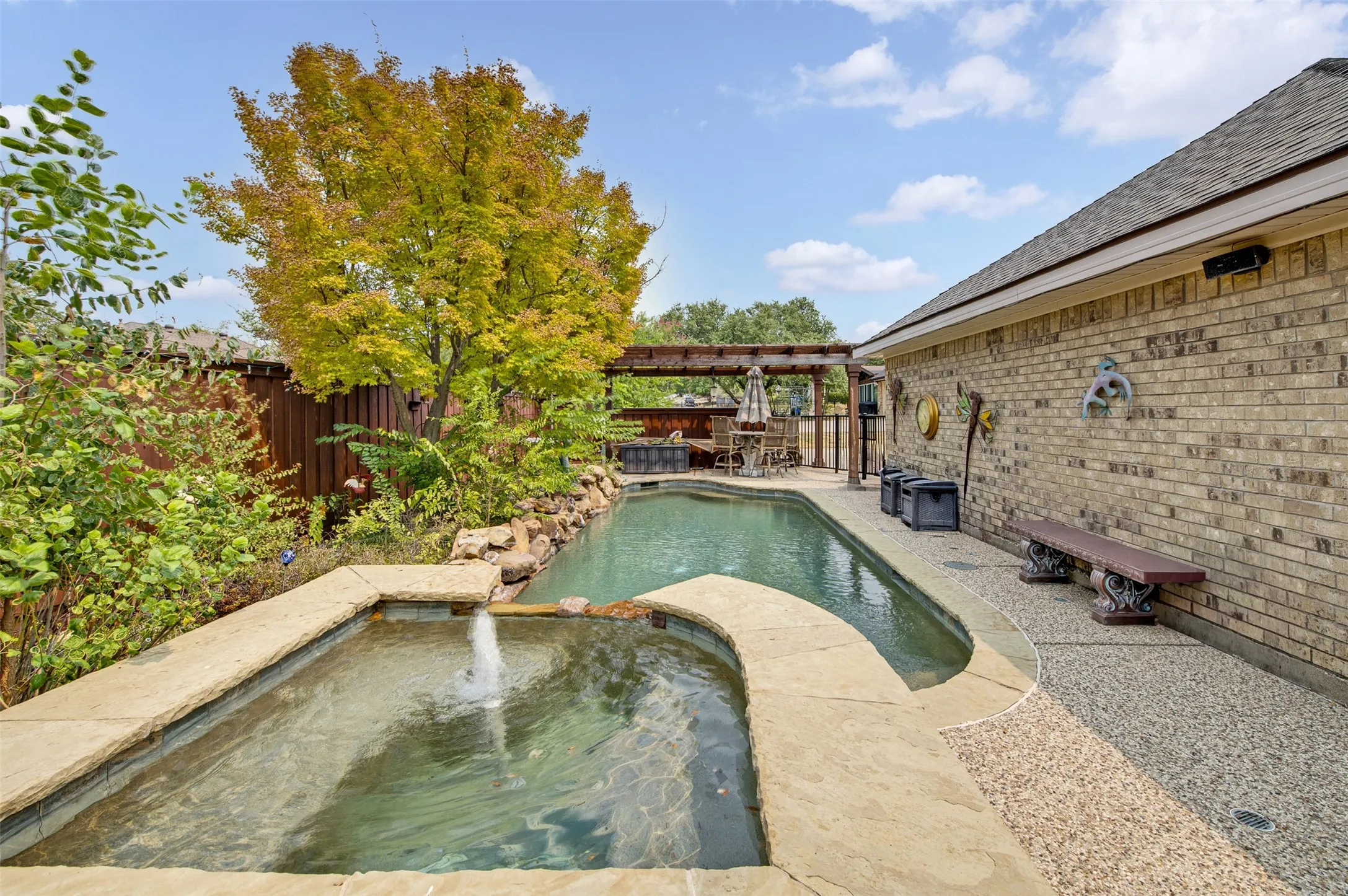 Single Family Residence For Sale in Collin County , 1713 Alameda Court, Plano, Texas 75074, 4 Bedroom, 3 Bathroom, 2 Garage spaces, 2,471 Sqft, built in 1978, mls#21370458, Real Estate Agent in Plano, Homes For Sale in Collin county, Homes For Sale in Plano, Realtor in Plano Texas, Real Estate Brokerage Independent Realty Texas, Luminita Cordes Realtor