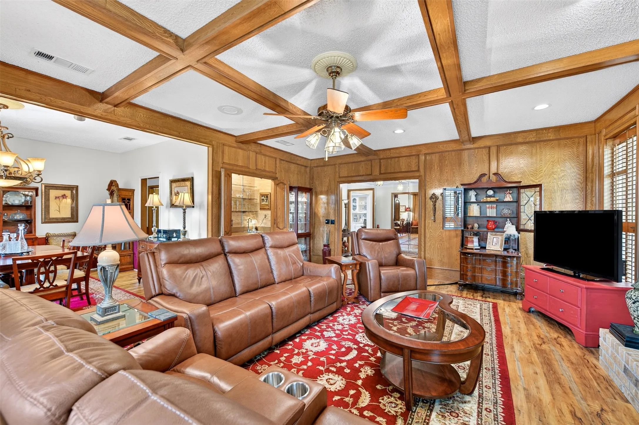 Single Family Residence For Sale in Collin County , 1713 Alameda Court, Plano, Texas 75074, 4 Bedroom, 3 Bathroom, 2 Garage spaces, 2,471 Sqft, built in 1978, mls#21370458, Real Estate Agent in Plano, Homes For Sale in Collin county, Homes For Sale in Plano, Realtor in Plano Texas, Real Estate Brokerage Independent Realty Texas, Luminita Cordes Realtor