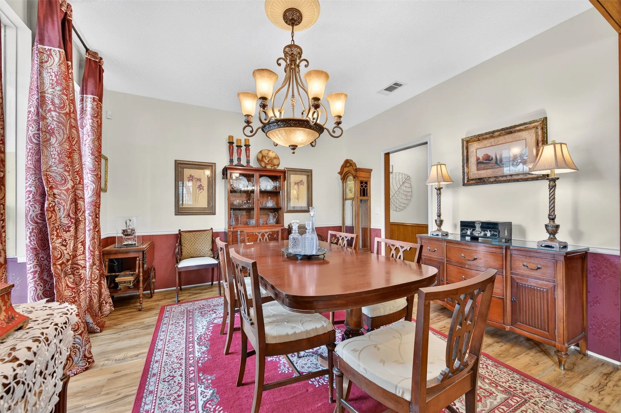 Single Family Residence For Sale in Collin County , 1713 Alameda Court, Plano, Texas 75074, 4 Bedroom, 3 Bathroom, 2 Garage spaces, 2,471 Sqft, built in 1978, mls#21370458, Real Estate Agent in Plano, Homes For Sale in Collin county, Homes For Sale in Plano, Realtor in Plano Texas, Real Estate Brokerage Independent Realty Texas, Luminita Cordes Realtor