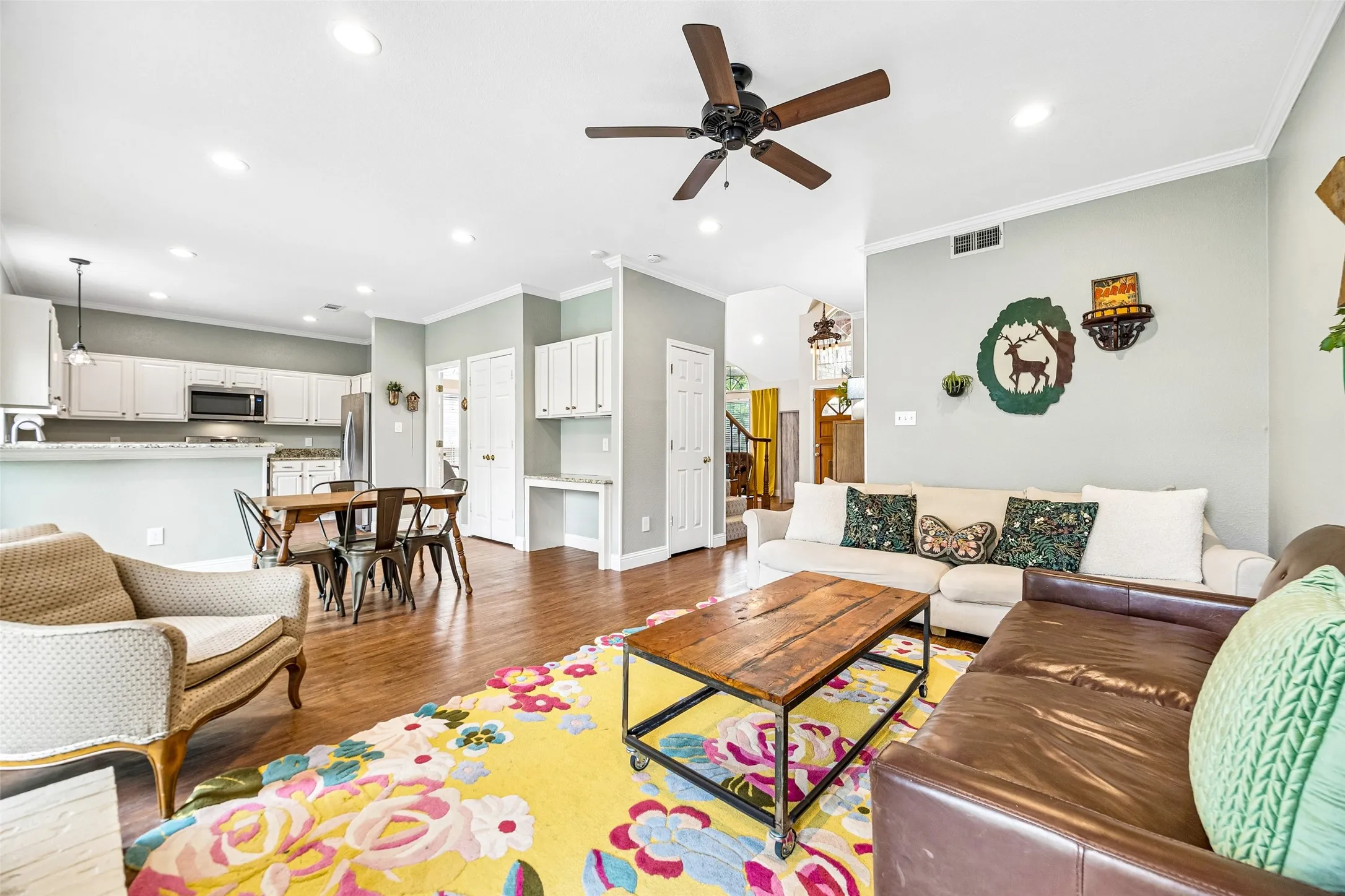 Single Family Residence For Sale in Collin County , 5410 Mill Run Drive, Mc Kinney, Texas 75072, 4 Bedroom, 3 Bathroom, 2 Garage spaces, 2,305 Sqft, built in 1990, mls#21364697, Real Estate Agent in Mc Kinney, Homes For Sale in Collin county, Homes For Sale in Mc Kinney, Realtor in Mc Kinney Texas, Real Estate Brokerage Independent Realty Texas, Luminita Cordes Realtor