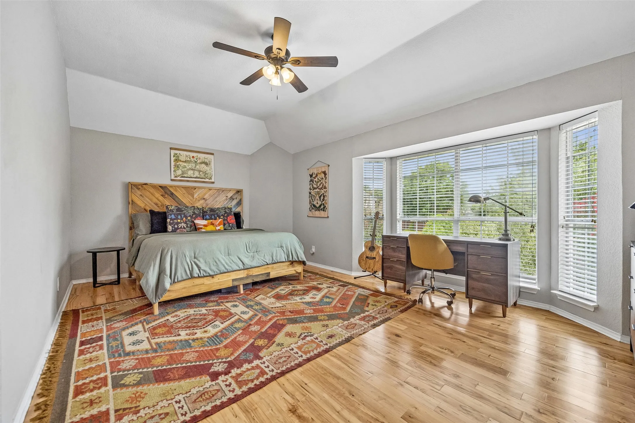 Single Family Residence For Sale in Collin County , 5410 Mill Run Drive, Mc Kinney, Texas 75072, 4 Bedroom, 3 Bathroom, 2 Garage spaces, 2,305 Sqft, built in 1990, mls#21364697, Real Estate Agent in Mc Kinney, Homes For Sale in Collin county, Homes For Sale in Mc Kinney, Realtor in Mc Kinney Texas, Real Estate Brokerage Independent Realty Texas, Luminita Cordes Realtor