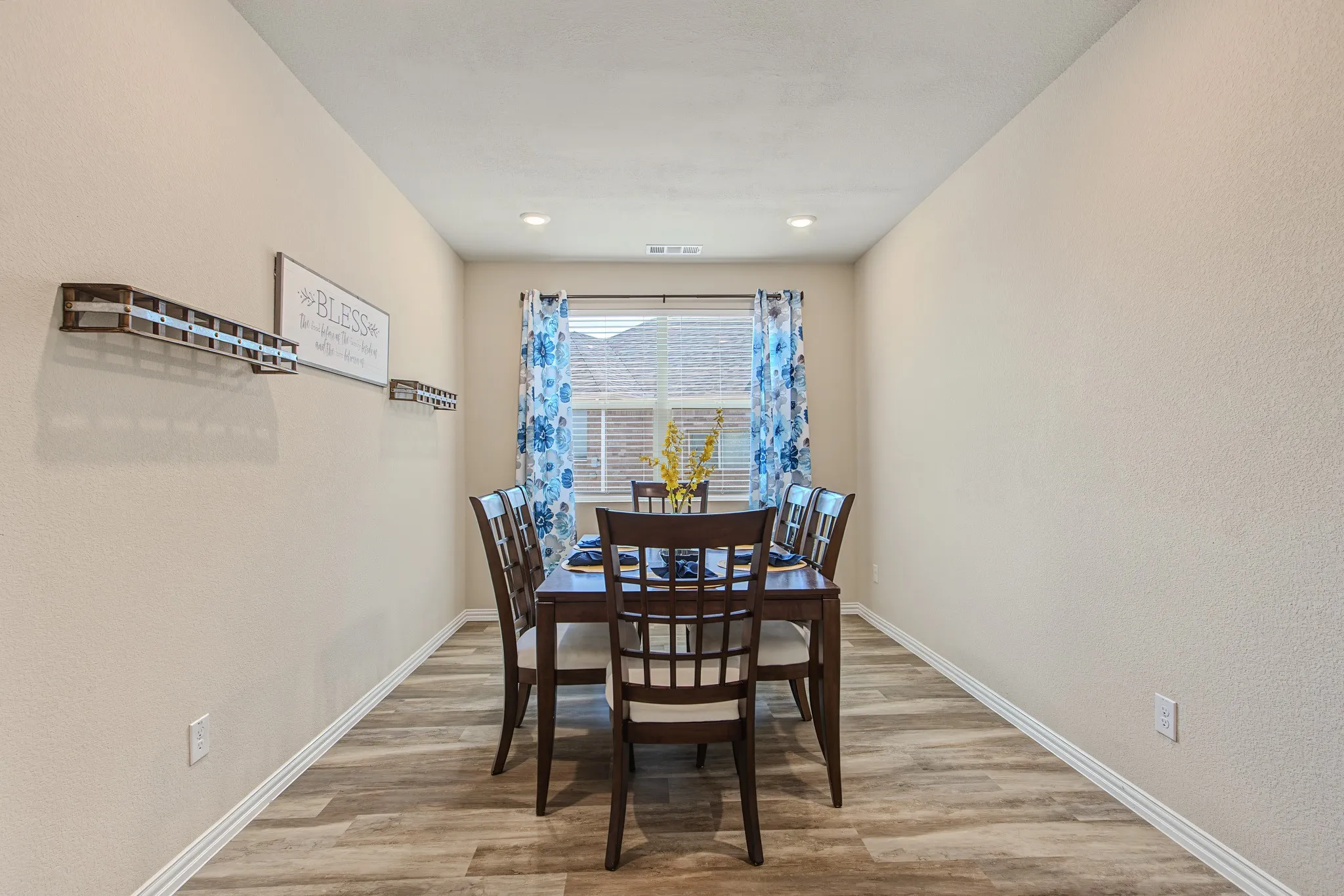 Single Family Residence For Sale in Denton County , 3020 Prairie Trail Avenue, Aubrey, Texas 76227, 4 Bedroom, 4 Bathroom, 2 Garage spaces, 3,484 Sqft, built in 2020, mls#21367537, Real Estate Agent in Aubrey, Homes For Sale in Denton county, Homes For Sale in Aubrey, Realtor in Aubrey Texas, Real Estate Brokerage Independent Realty Texas, Luminita Cordes Realtor