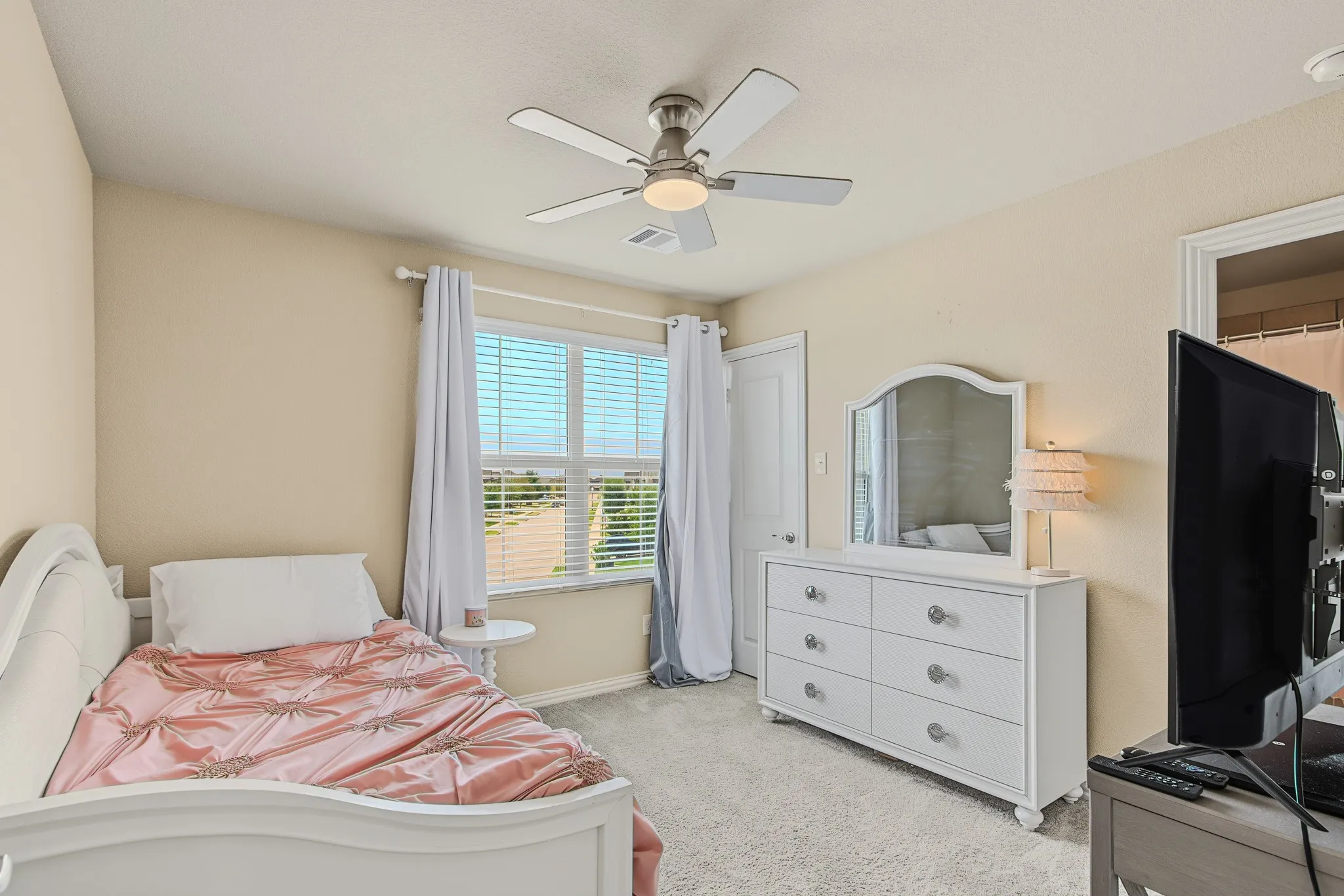 Single Family Residence For Sale in Denton County , 3020 Prairie Trail Avenue, Aubrey, Texas 76227, 4 Bedroom, 4 Bathroom, 2 Garage spaces, 3,484 Sqft, built in 2020, mls#21367537, Real Estate Agent in Aubrey, Homes For Sale in Denton county, Homes For Sale in Aubrey, Realtor in Aubrey Texas, Real Estate Brokerage Independent Realty Texas, Luminita Cordes Realtor