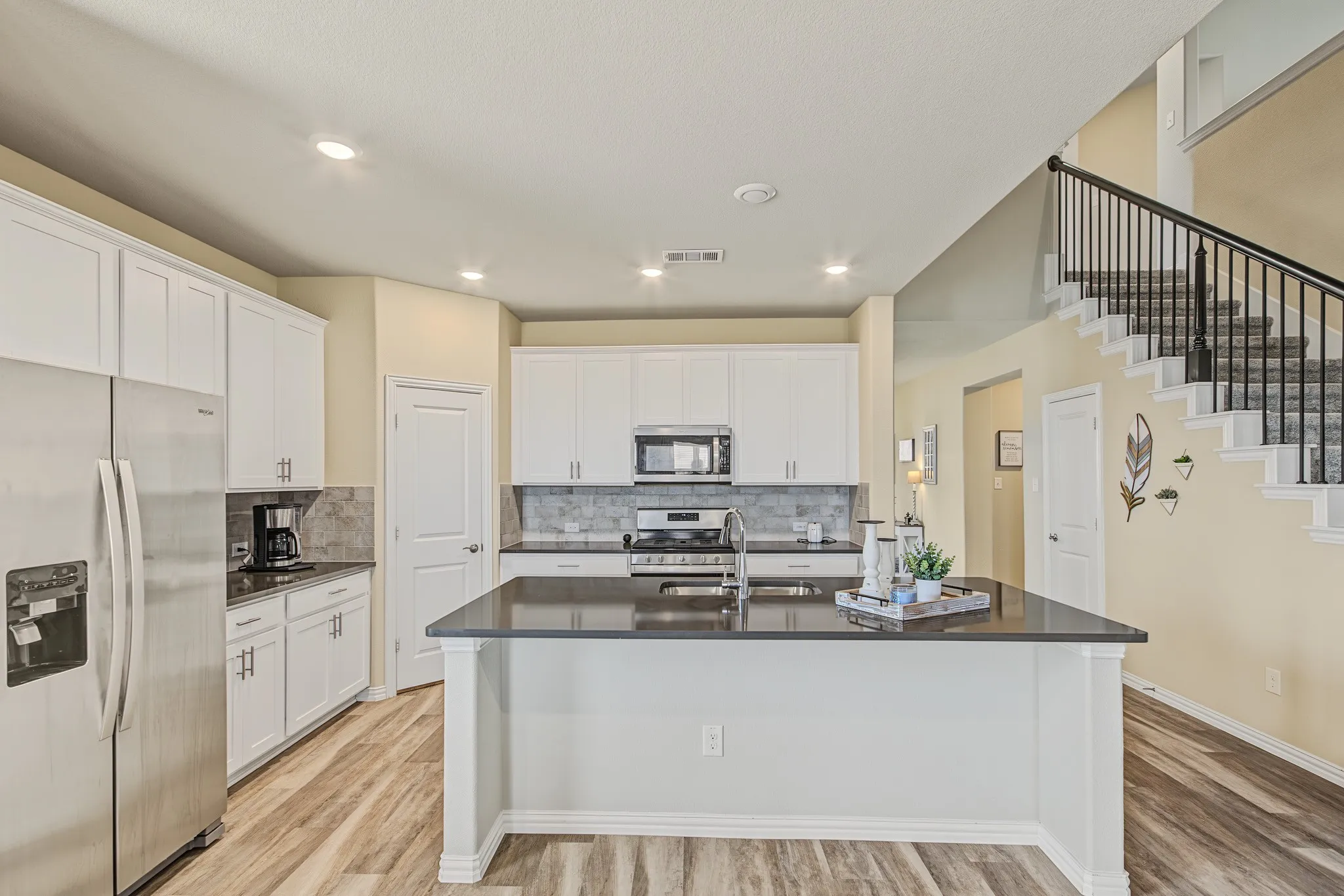 Single Family Residence For Sale in Denton County , 3020 Prairie Trail Avenue, Aubrey, Texas 76227, 4 Bedroom, 4 Bathroom, 2 Garage spaces, 3,484 Sqft, built in 2020, mls#21367537, Real Estate Agent in Aubrey, Homes For Sale in Denton county, Homes For Sale in Aubrey, Realtor in Aubrey Texas, Real Estate Brokerage Independent Realty Texas, Luminita Cordes Realtor