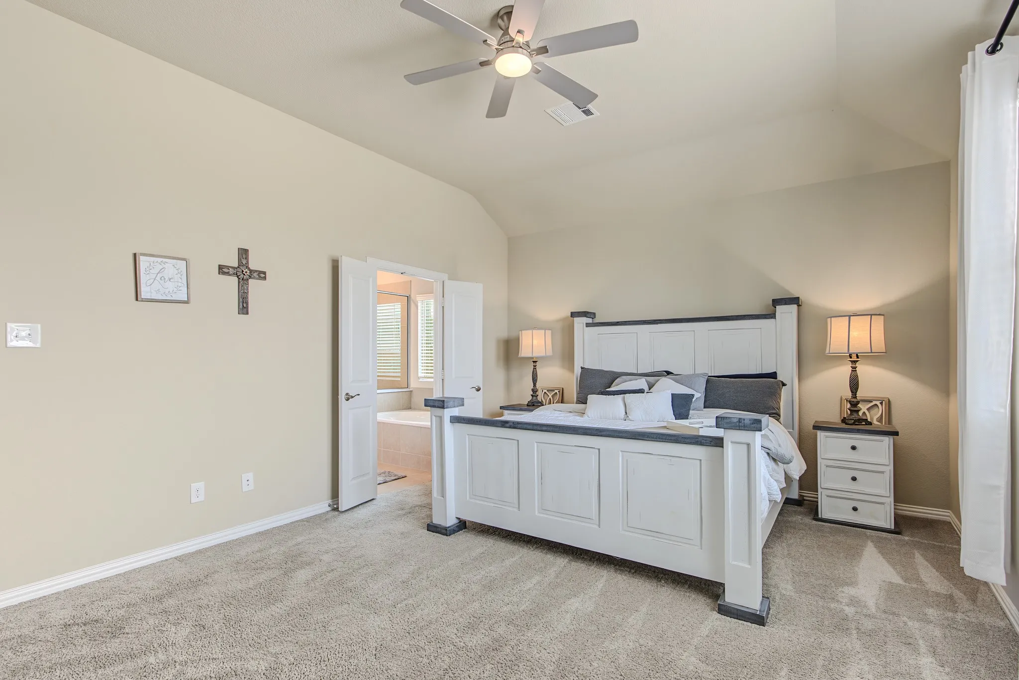 Single Family Residence For Sale in Denton County , 3020 Prairie Trail Avenue, Aubrey, Texas 76227, 4 Bedroom, 4 Bathroom, 2 Garage spaces, 3,484 Sqft, built in 2020, mls#21367537, Real Estate Agent in Aubrey, Homes For Sale in Denton county, Homes For Sale in Aubrey, Realtor in Aubrey Texas, Real Estate Brokerage Independent Realty Texas, Luminita Cordes Realtor