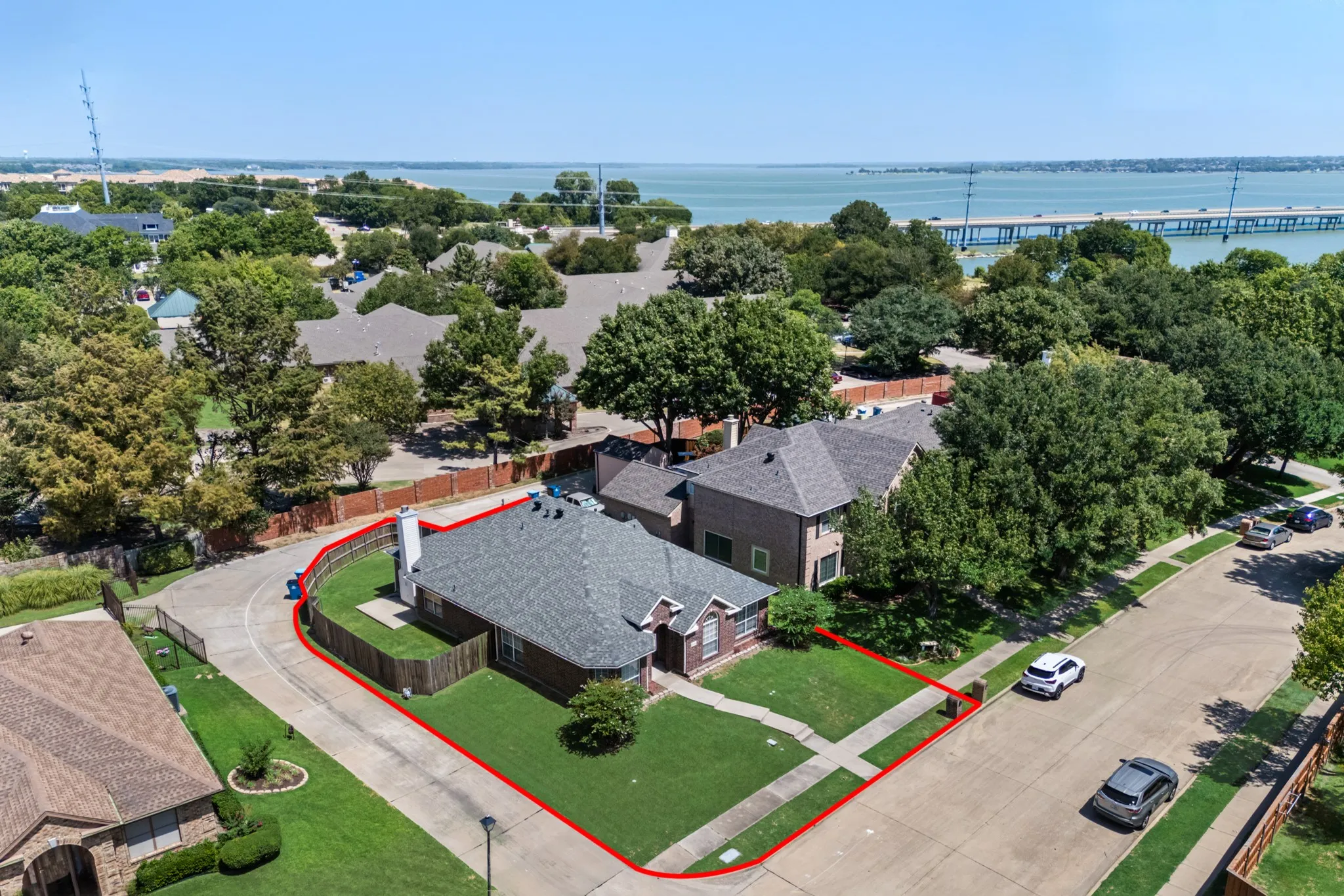 Single Family Residence For Sale in Rockwall County , 9701 Rochdale Drive, Rowlett, Texas 75087, 4 Bedroom, 2 Bathroom, 2 Garage spaces, 2,119 Sqft, built in 1995, mls#21369767, Real Estate Agent in Rowlett, Homes For Sale in Rockwall county, Homes For Sale in Rowlett, Realtor in Rowlett Texas, Real Estate Brokerage Independent Realty Texas, Luminita Cordes Realtor