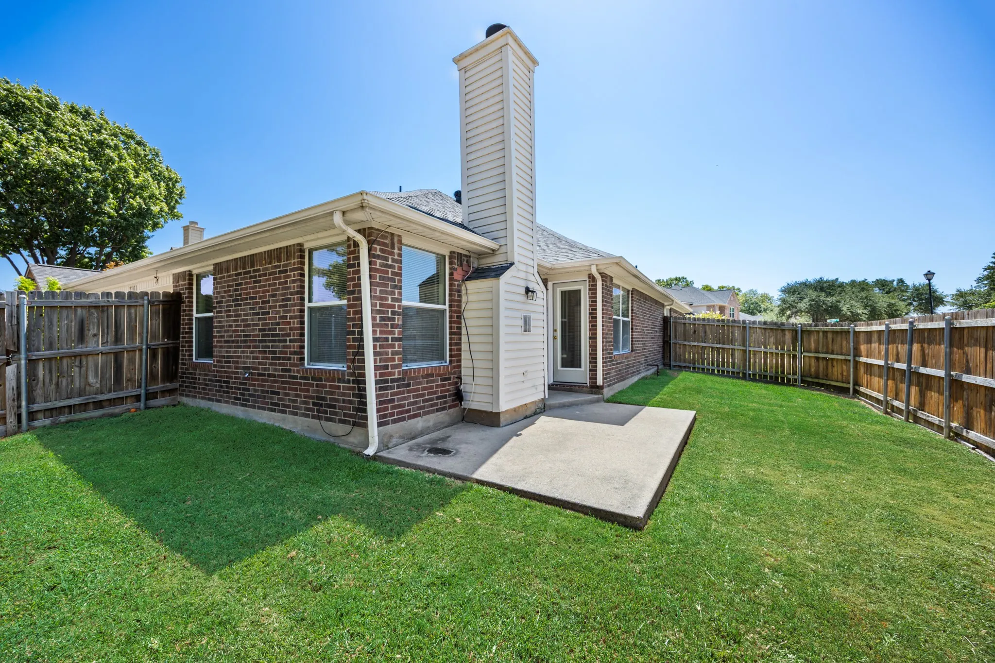 Single Family Residence For Sale in Rockwall County , 9701 Rochdale Drive, Rowlett, Texas 75087, 4 Bedroom, 2 Bathroom, 2 Garage spaces, 2,119 Sqft, built in 1995, mls#21369767, Real Estate Agent in Rowlett, Homes For Sale in Rockwall county, Homes For Sale in Rowlett, Realtor in Rowlett Texas, Real Estate Brokerage Independent Realty Texas, Luminita Cordes Realtor