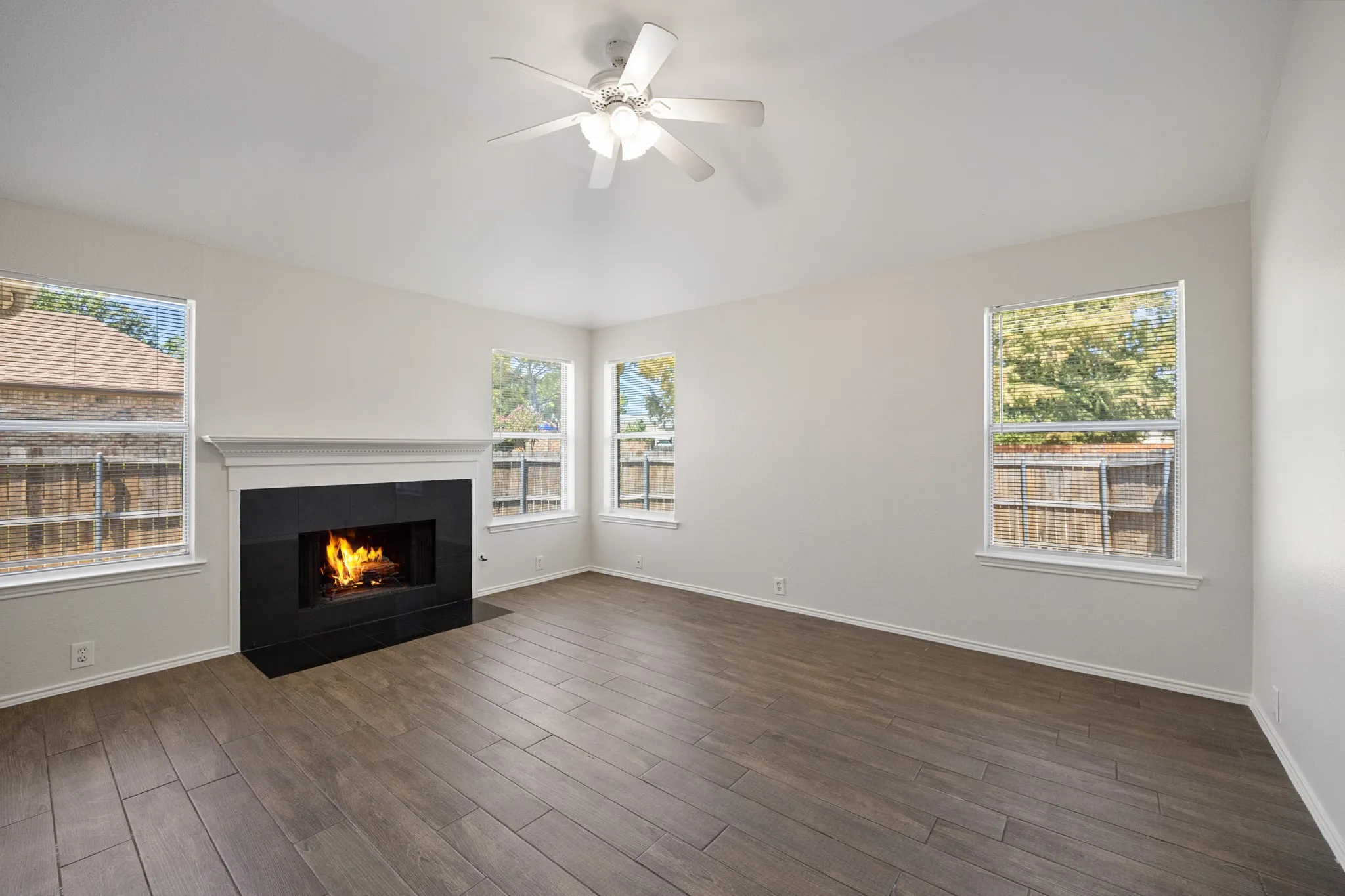 Single Family Residence For Sale in Rockwall County , 9701 Rochdale Drive, Rowlett, Texas 75087, 4 Bedroom, 2 Bathroom, 2 Garage spaces, 2,119 Sqft, built in 1995, mls#21369767, Real Estate Agent in Rowlett, Homes For Sale in Rockwall county, Homes For Sale in Rowlett, Realtor in Rowlett Texas, Real Estate Brokerage Independent Realty Texas, Luminita Cordes Realtor