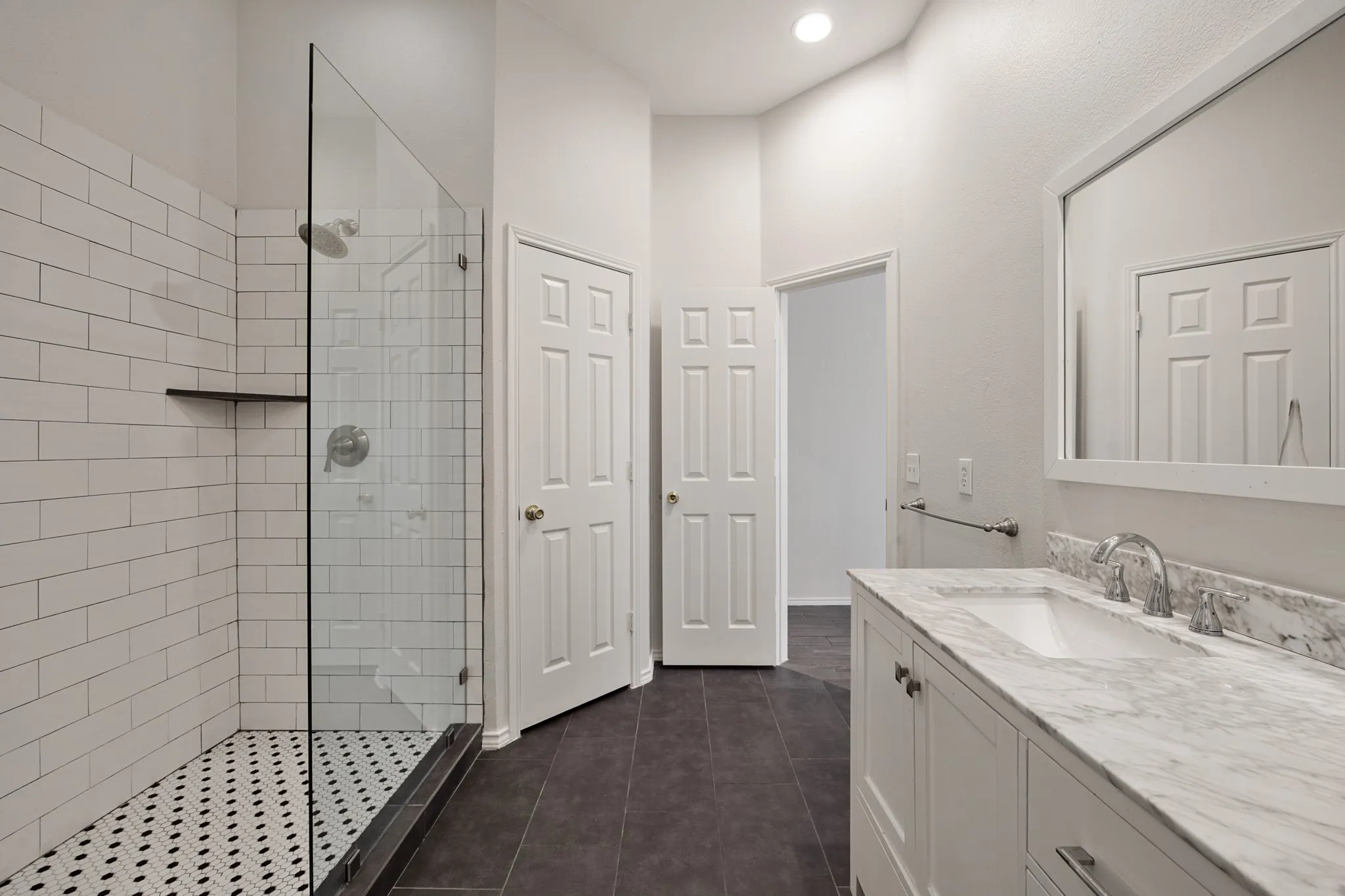 Single Family Residence For Sale in Rockwall County , 9701 Rochdale Drive, Rowlett, Texas 75087, 4 Bedroom, 2 Bathroom, 2 Garage spaces, 2,119 Sqft, built in 1995, mls#21369767, Real Estate Agent in Rowlett, Homes For Sale in Rockwall county, Homes For Sale in Rowlett, Realtor in Rowlett Texas, Real Estate Brokerage Independent Realty Texas, Luminita Cordes Realtor