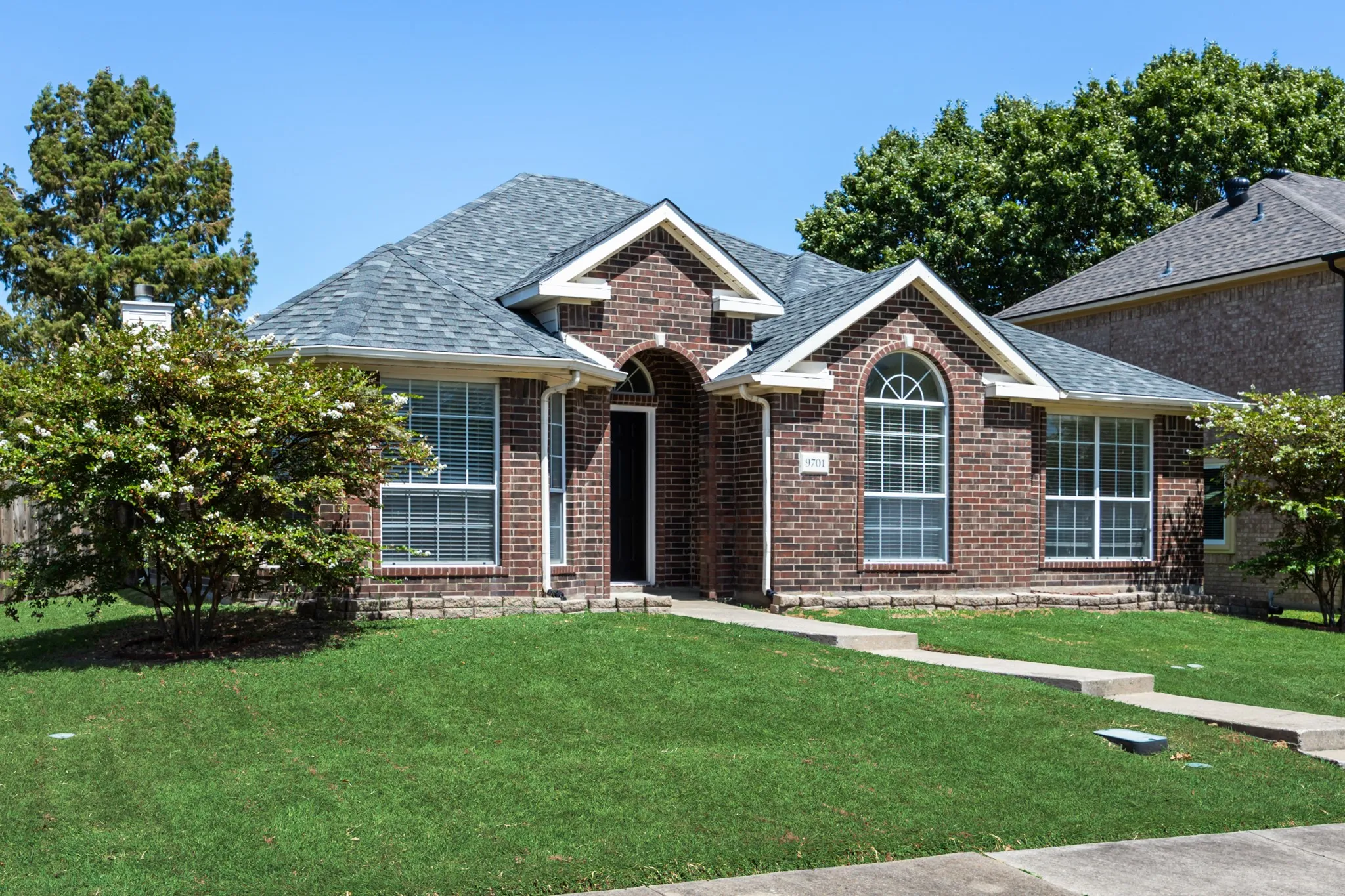 Single Family Residence For Sale in Rockwall County , 9701 Rochdale Drive, Rowlett, Texas 75087, 4 Bedroom, 2 Bathroom, 2 Garage spaces, 2,119 Sqft, built in 1995, mls#21369767, Real Estate Agent in Rowlett, Homes For Sale in Rockwall county, Homes For Sale in Rowlett, Realtor in Rowlett Texas, Real Estate Brokerage Independent Realty Texas, Luminita Cordes Realtor