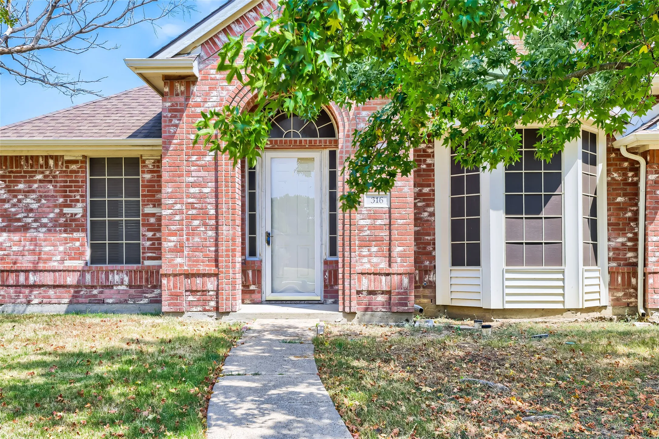 Single Family Residence For Sale in Collin County , 316 Shady Timbers Lane, Murphy, Texas 75094, 4 Bedroom, 2 Bathroom, Garage spaces, 3,017 Sqft, built in 1996, mls#21369383, Real Estate Agent in Murphy, Homes For Sale in Collin county, Homes For Sale in Murphy, Realtor in Murphy Texas, Real Estate Brokerage Independent Realty Texas, Luminita Cordes Realtor