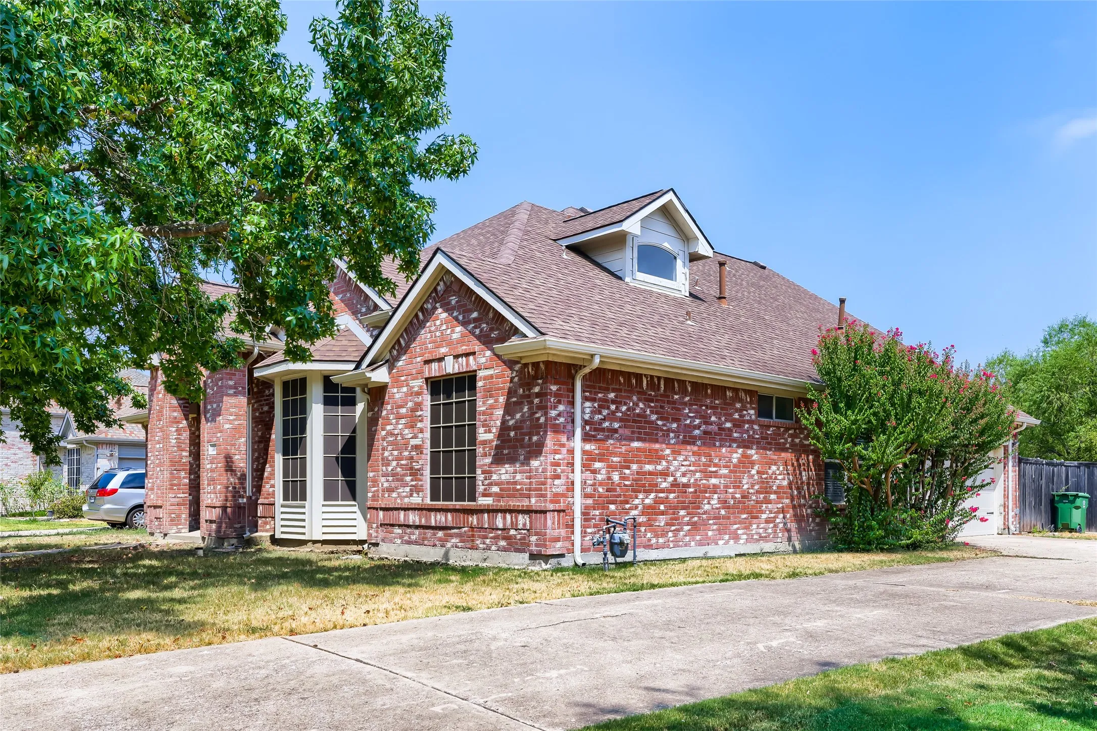 Single Family Residence For Sale in Collin County , 316 Shady Timbers Lane, Murphy, Texas 75094, 4 Bedroom, 2 Bathroom, Garage spaces, 3,017 Sqft, built in 1996, mls#21369383, Real Estate Agent in Murphy, Homes For Sale in Collin county, Homes For Sale in Murphy, Realtor in Murphy Texas, Real Estate Brokerage Independent Realty Texas, Luminita Cordes Realtor