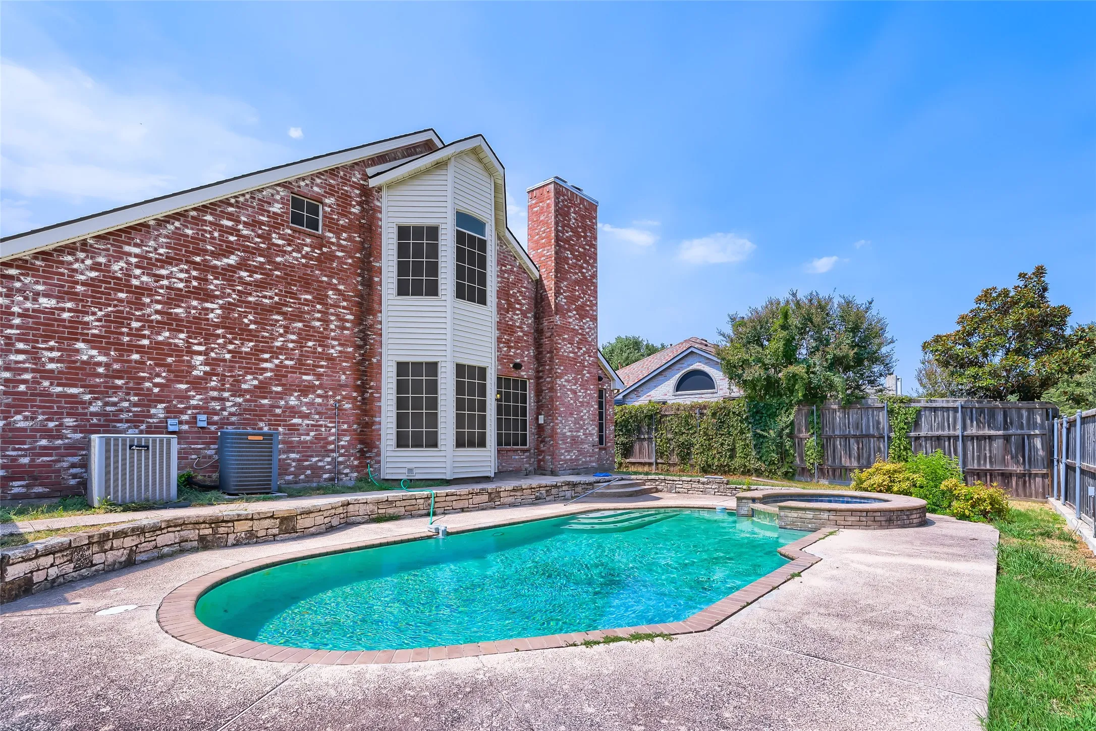 Single Family Residence For Sale in Collin County , 316 Shady Timbers Lane, Murphy, Texas 75094, 4 Bedroom, 2 Bathroom, Garage spaces, 3,017 Sqft, built in 1996, mls#21369383, Real Estate Agent in Murphy, Homes For Sale in Collin county, Homes For Sale in Murphy, Realtor in Murphy Texas, Real Estate Brokerage Independent Realty Texas, Luminita Cordes Realtor