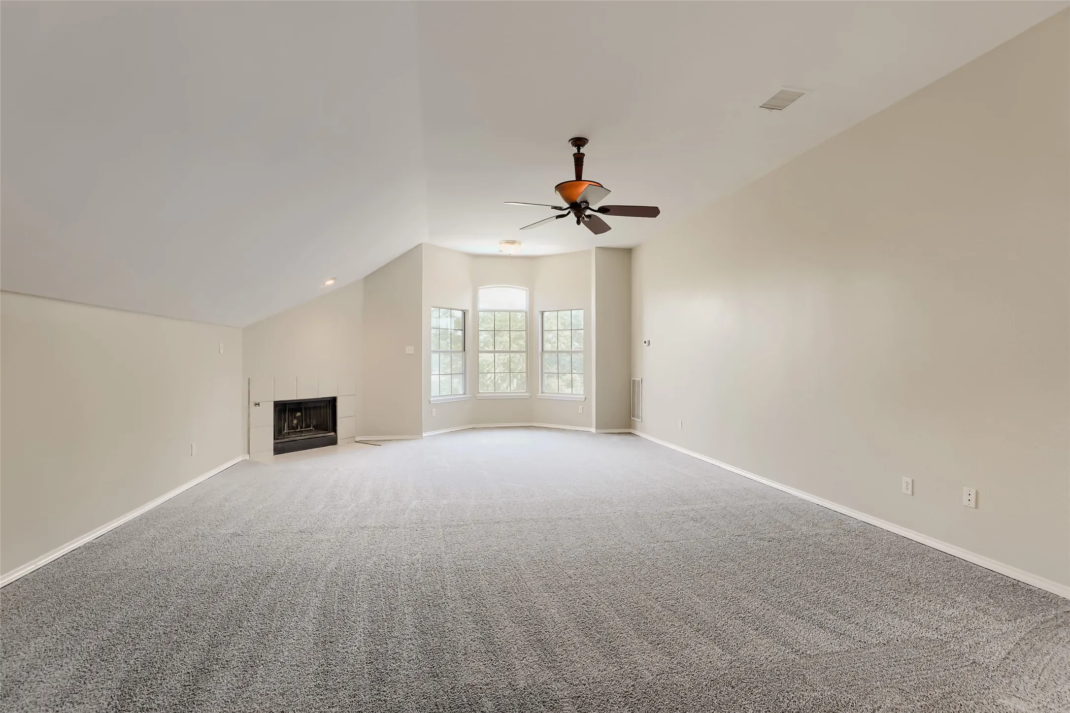 Single Family Residence For Sale in Collin County , 316 Shady Timbers Lane, Murphy, Texas 75094, 4 Bedroom, 2 Bathroom, Garage spaces, 3,017 Sqft, built in 1996, mls#21369383, Real Estate Agent in Murphy, Homes For Sale in Collin county, Homes For Sale in Murphy, Realtor in Murphy Texas, Real Estate Brokerage Independent Realty Texas, Luminita Cordes Realtor