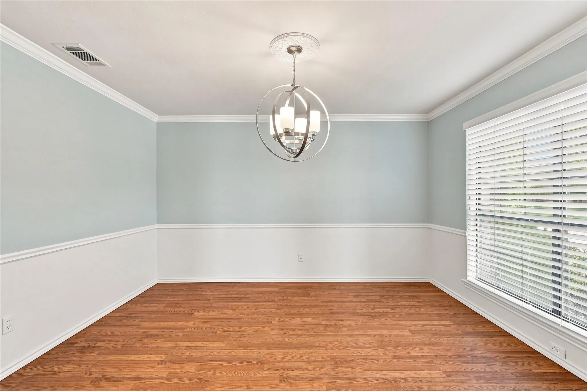 Single Family Residence For Sale in Collin County , 3424 Steven Drive, Plano, Texas 75023, 4 Bedroom, 3 Bathroom, 2 Garage spaces, 2,592 Sqft, built in 1986, mls#21369061, Real Estate Agent in Plano, Homes For Sale in Collin county, Homes For Sale in Plano, Realtor in Plano Texas, Real Estate Brokerage Independent Realty Texas, Luminita Cordes Realtor