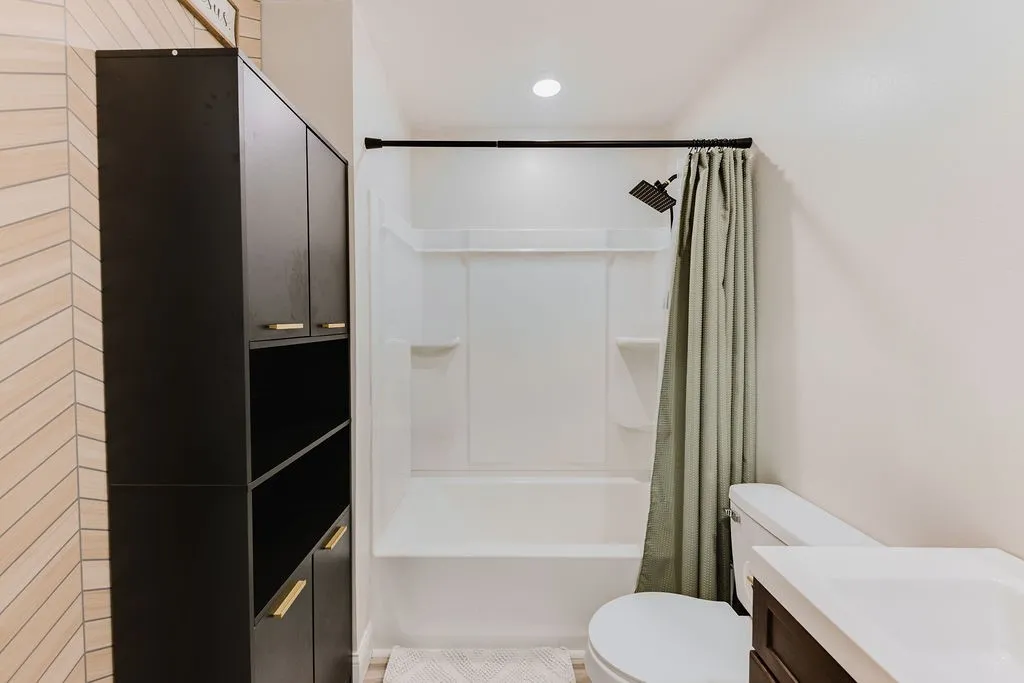 Single Family Residence For Sale in Hopkins County , 304 Jarbo Street, Sulphur Springs, Texas 75482, 2 Bedroom, 1 Bathroom, Garage spaces, 930 Sqft, built in 2020, mls#21370044, Real Estate Agent in Sulphur Springs, Homes For Sale in Hopkins county, Homes For Sale in Sulphur Springs, Realtor in Sulphur Springs Texas, Real Estate Brokerage Independent Realty Texas, Luminita Cordes Realtor