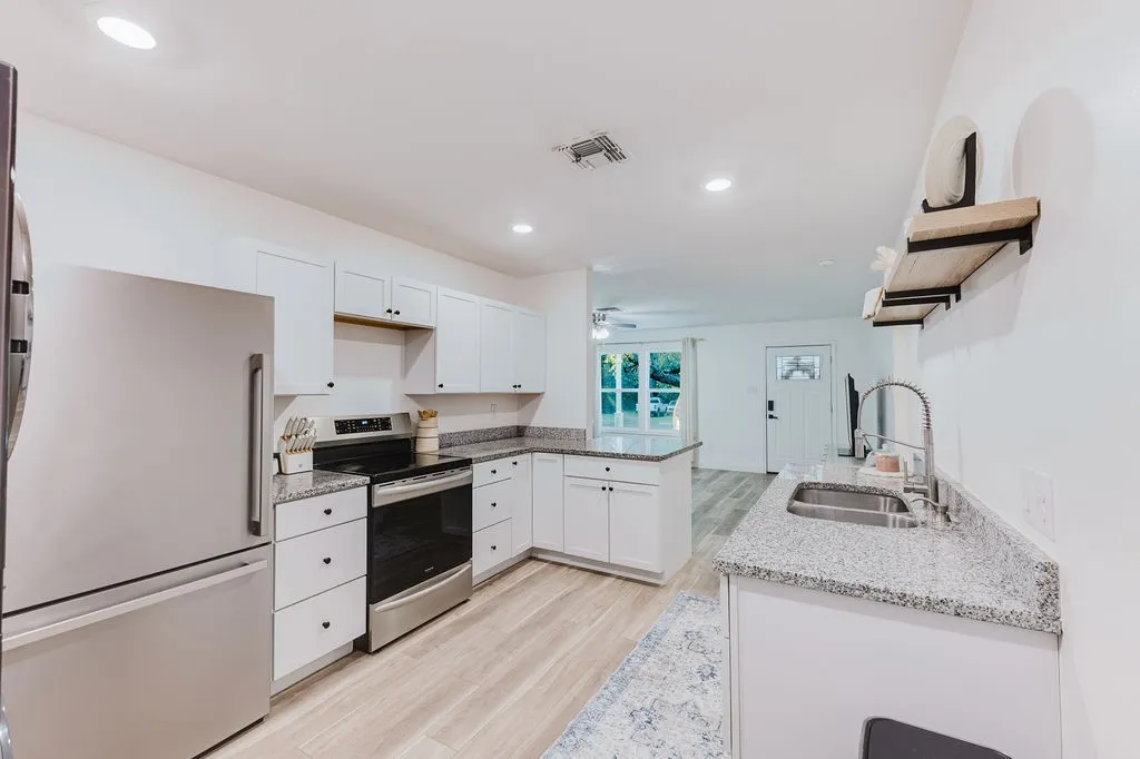 Single Family Residence For Sale in Hopkins County , 304 Jarbo Street, Sulphur Springs, Texas 75482, 2 Bedroom, 1 Bathroom, Garage spaces, 930 Sqft, built in 2020, mls#21370044, Real Estate Agent in Sulphur Springs, Homes For Sale in Hopkins county, Homes For Sale in Sulphur Springs, Realtor in Sulphur Springs Texas, Real Estate Brokerage Independent Realty Texas, Luminita Cordes Realtor