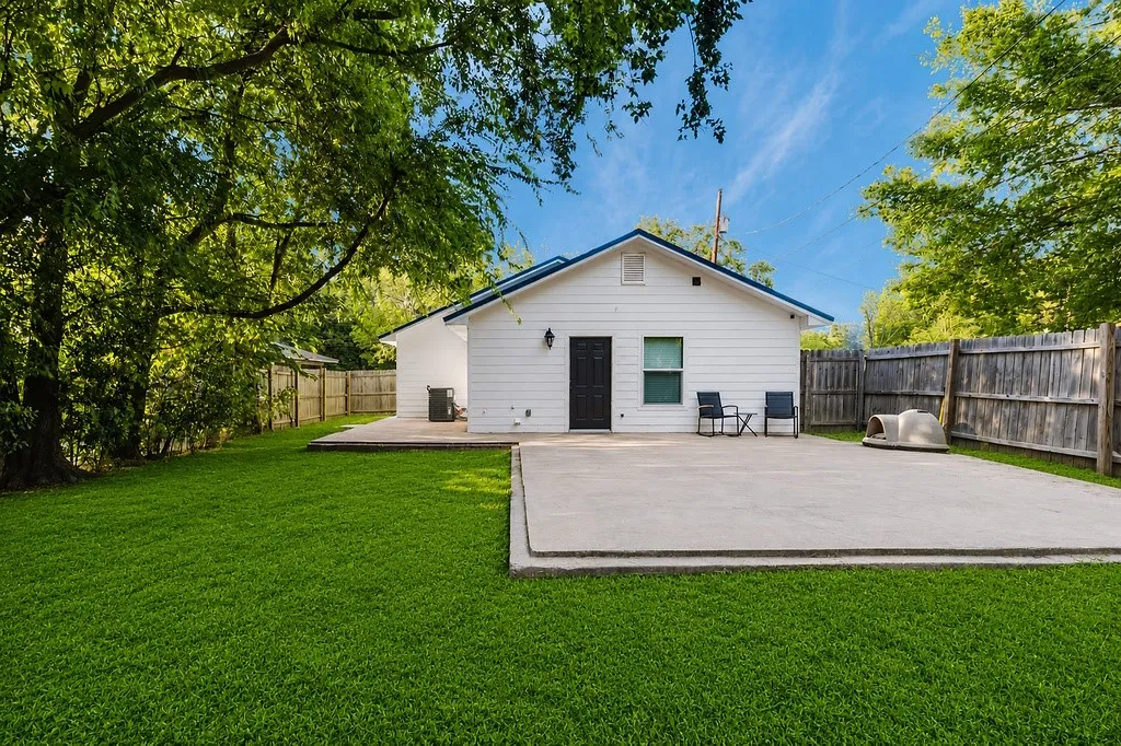 Single Family Residence For Sale in Hopkins County , 304 Jarbo Street, Sulphur Springs, Texas 75482, 2 Bedroom, 1 Bathroom, Garage spaces, 930 Sqft, built in 2020, mls#21370044, Real Estate Agent in Sulphur Springs, Homes For Sale in Hopkins county, Homes For Sale in Sulphur Springs, Realtor in Sulphur Springs Texas, Real Estate Brokerage Independent Realty Texas, Luminita Cordes Realtor