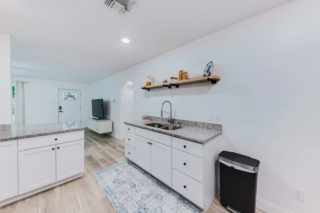 Single Family Residence For Sale in Hopkins County , 304 Jarbo Street, Sulphur Springs, Texas 75482, 2 Bedroom, 1 Bathroom, Garage spaces, 930 Sqft, built in 2020, mls#21370044, Real Estate Agent in Sulphur Springs, Homes For Sale in Hopkins county, Homes For Sale in Sulphur Springs, Realtor in Sulphur Springs Texas, Real Estate Brokerage Independent Realty Texas, Luminita Cordes Realtor