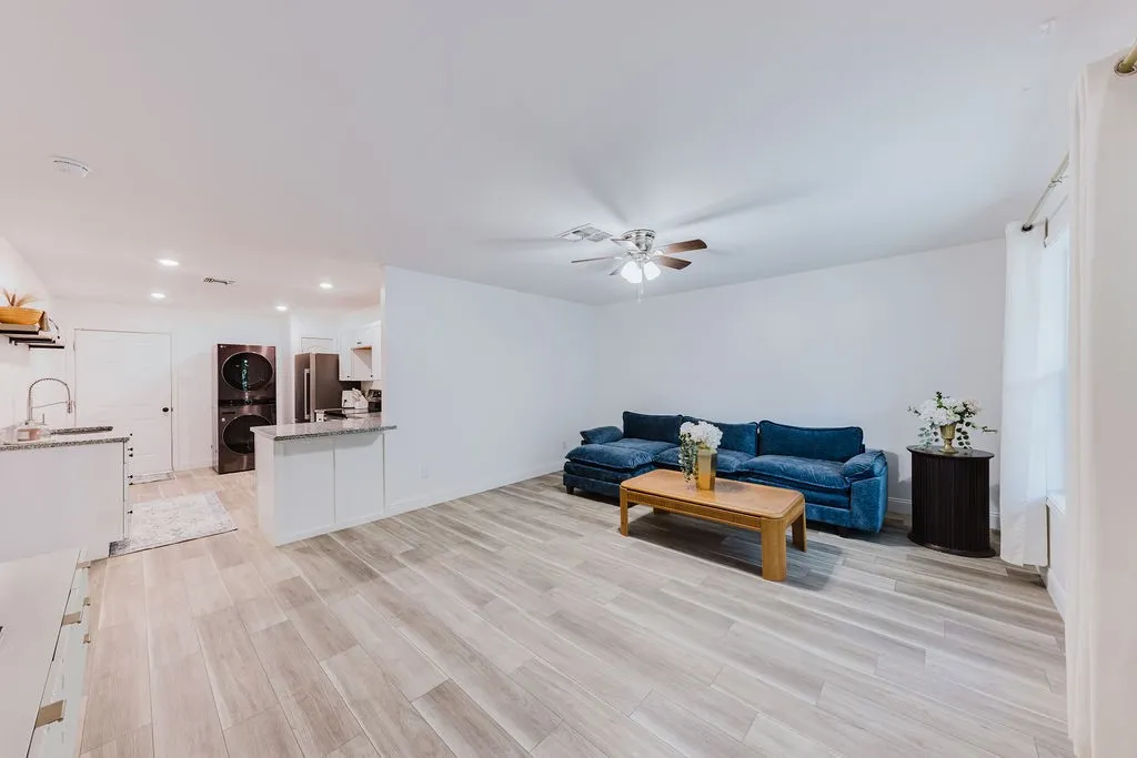 Single Family Residence For Sale in Hopkins County , 304 Jarbo Street, Sulphur Springs, Texas 75482, 2 Bedroom, 1 Bathroom, Garage spaces, 930 Sqft, built in 2020, mls#21370044, Real Estate Agent in Sulphur Springs, Homes For Sale in Hopkins county, Homes For Sale in Sulphur Springs, Realtor in Sulphur Springs Texas, Real Estate Brokerage Independent Realty Texas, Luminita Cordes Realtor