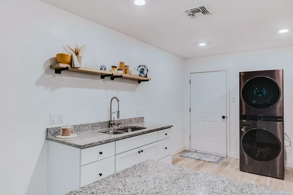 Single Family Residence For Sale in Hopkins County , 304 Jarbo Street, Sulphur Springs, Texas 75482, 2 Bedroom, 1 Bathroom, Garage spaces, 930 Sqft, built in 2020, mls#21370044, Real Estate Agent in Sulphur Springs, Homes For Sale in Hopkins county, Homes For Sale in Sulphur Springs, Realtor in Sulphur Springs Texas, Real Estate Brokerage Independent Realty Texas, Luminita Cordes Realtor
