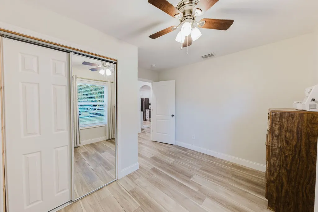 Single Family Residence For Sale in Hopkins County , 304 Jarbo Street, Sulphur Springs, Texas 75482, 2 Bedroom, 1 Bathroom, Garage spaces, 930 Sqft, built in 2020, mls#21370044, Real Estate Agent in Sulphur Springs, Homes For Sale in Hopkins county, Homes For Sale in Sulphur Springs, Realtor in Sulphur Springs Texas, Real Estate Brokerage Independent Realty Texas, Luminita Cordes Realtor