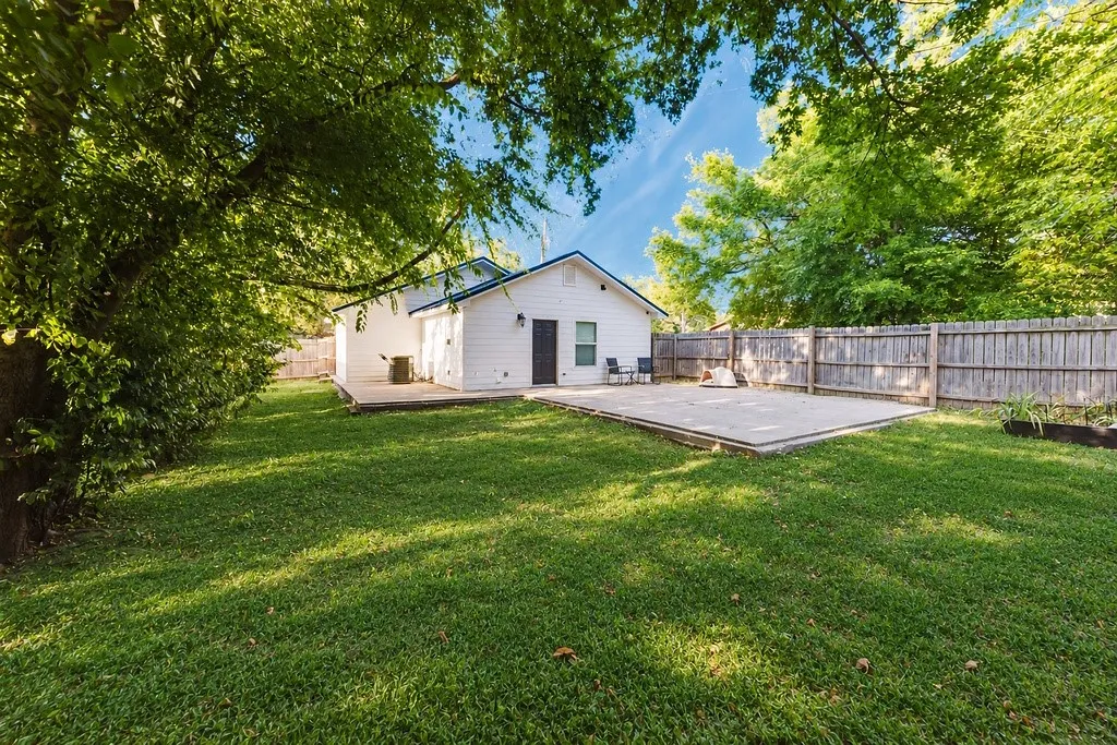 Single Family Residence For Sale in Hopkins County , 304 Jarbo Street, Sulphur Springs, Texas 75482, 2 Bedroom, 1 Bathroom, Garage spaces, 930 Sqft, built in 2020, mls#21370044, Real Estate Agent in Sulphur Springs, Homes For Sale in Hopkins county, Homes For Sale in Sulphur Springs, Realtor in Sulphur Springs Texas, Real Estate Brokerage Independent Realty Texas, Luminita Cordes Realtor