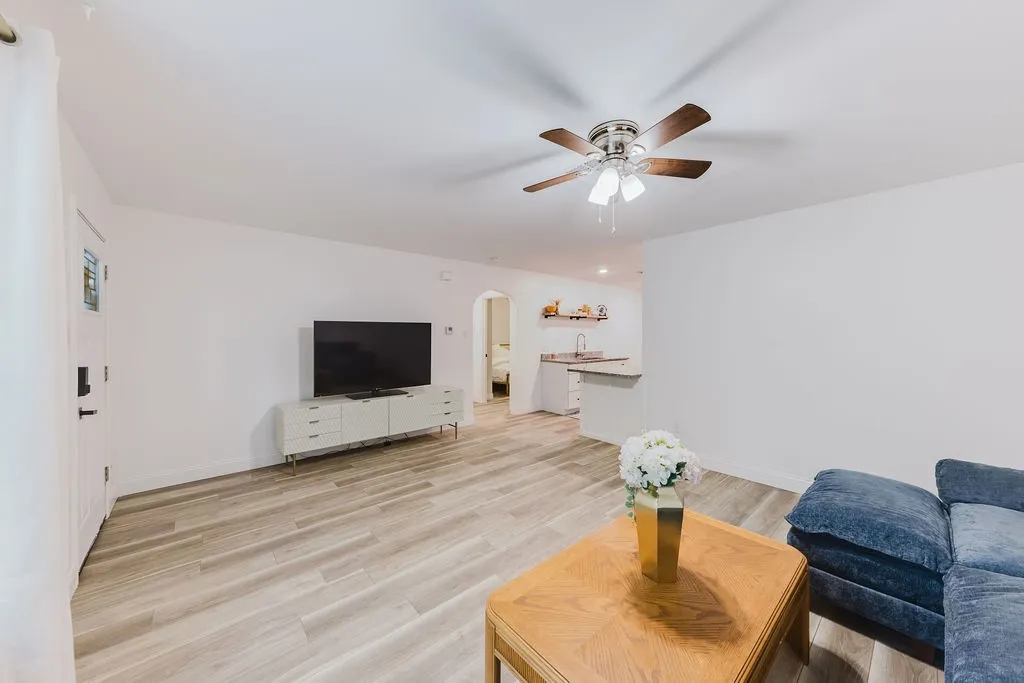Single Family Residence For Sale in Hopkins County , 304 Jarbo Street, Sulphur Springs, Texas 75482, 2 Bedroom, 1 Bathroom, Garage spaces, 930 Sqft, built in 2020, mls#21370044, Real Estate Agent in Sulphur Springs, Homes For Sale in Hopkins county, Homes For Sale in Sulphur Springs, Realtor in Sulphur Springs Texas, Real Estate Brokerage Independent Realty Texas, Luminita Cordes Realtor