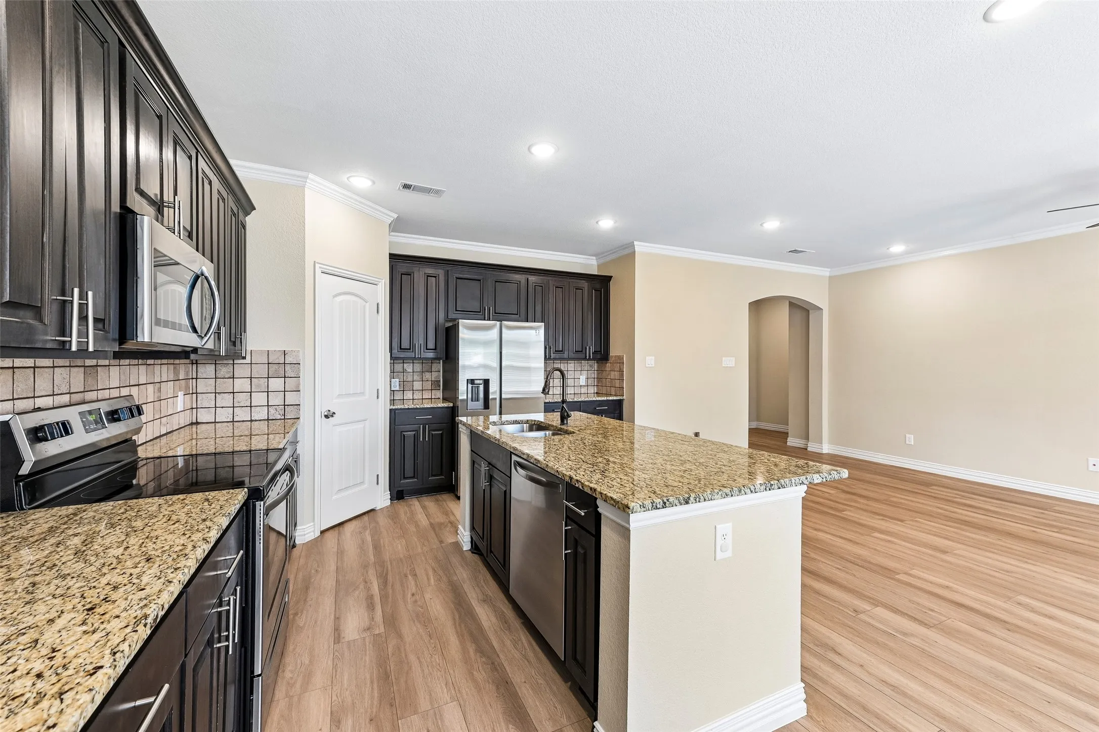 Single Family Residence For Sale in Dallas County , 1918 Avenue D, Grand Prairie, Texas 75051, 4 Bedroom, 3 Bathroom, 2 Garage spaces, 2,095 Sqft, built in 2020, mls#21369663, Real Estate Agent in Grand Prairie, Homes For Sale in Dallas county, Homes For Sale in Grand Prairie, Realtor in Grand Prairie Texas, Real Estate Brokerage Independent Realty Texas, Luminita Cordes Realtor