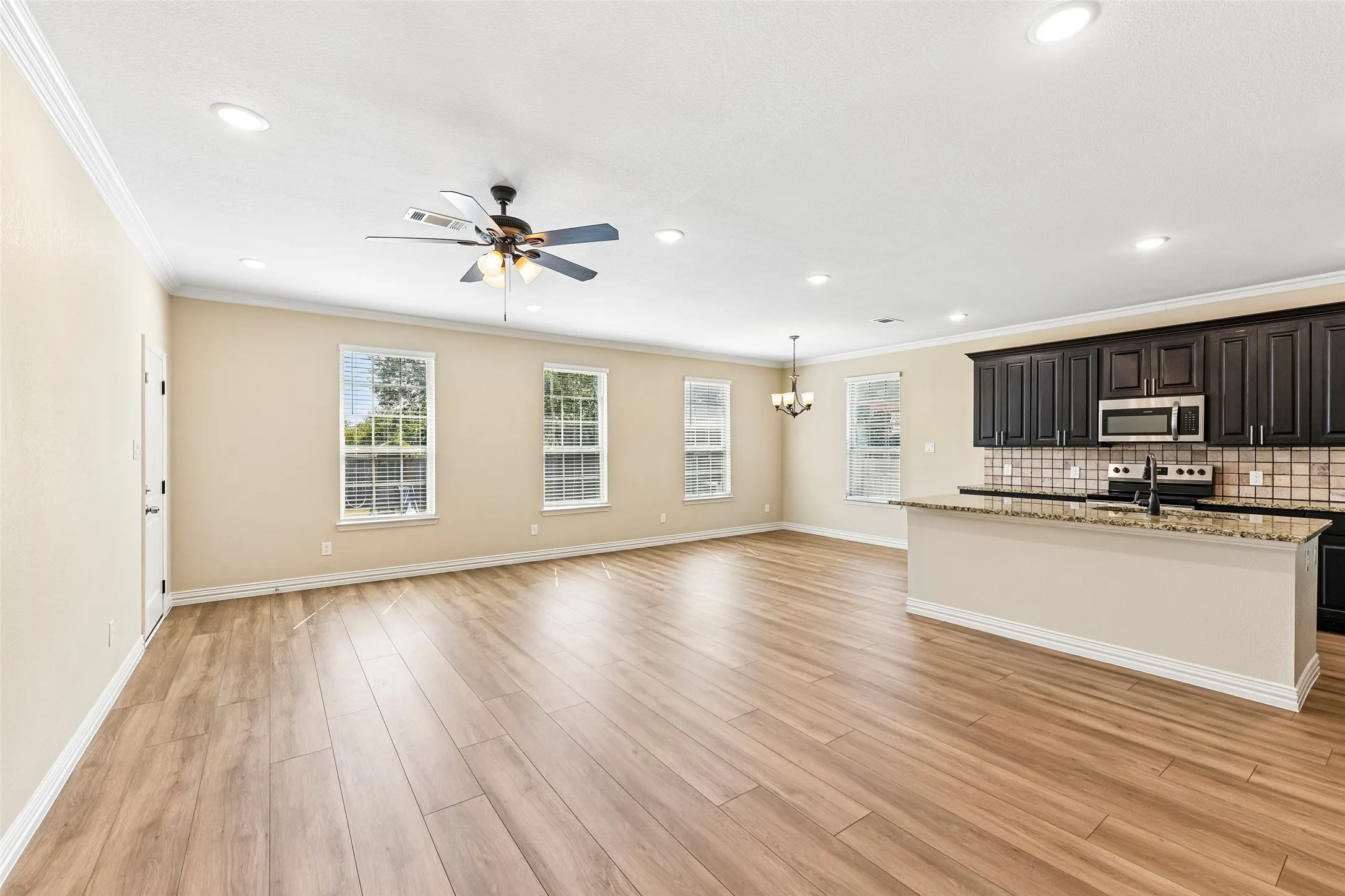 Single Family Residence For Sale in Dallas County , 1918 Avenue D, Grand Prairie, Texas 75051, 4 Bedroom, 3 Bathroom, 2 Garage spaces, 2,095 Sqft, built in 2020, mls#21369663, Real Estate Agent in Grand Prairie, Homes For Sale in Dallas county, Homes For Sale in Grand Prairie, Realtor in Grand Prairie Texas, Real Estate Brokerage Independent Realty Texas, Luminita Cordes Realtor