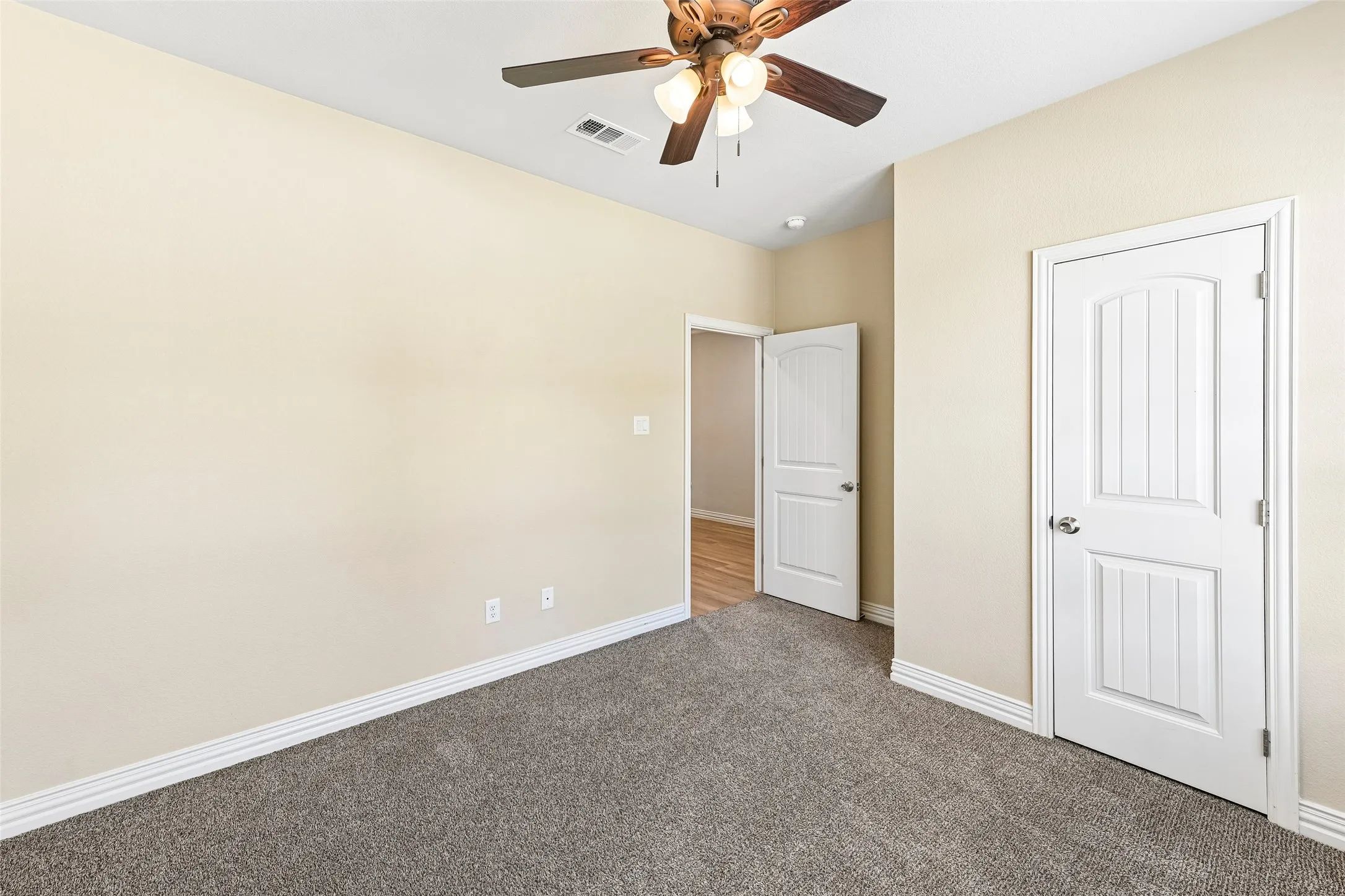 Single Family Residence For Sale in Dallas County , 1918 Avenue D, Grand Prairie, Texas 75051, 4 Bedroom, 3 Bathroom, 2 Garage spaces, 2,095 Sqft, built in 2020, mls#21369663, Real Estate Agent in Grand Prairie, Homes For Sale in Dallas county, Homes For Sale in Grand Prairie, Realtor in Grand Prairie Texas, Real Estate Brokerage Independent Realty Texas, Luminita Cordes Realtor