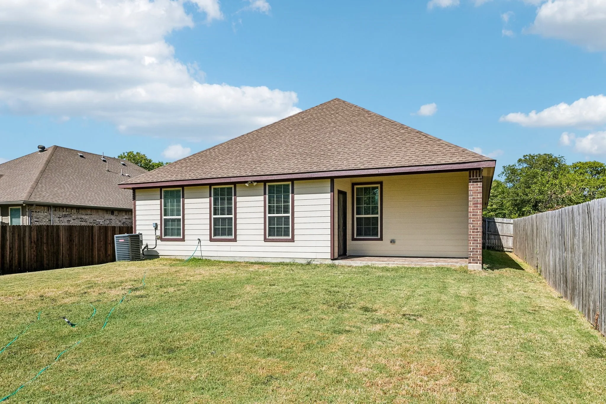 Single Family Residence For Sale in Dallas County , 1918 Avenue D, Grand Prairie, Texas 75051, 4 Bedroom, 3 Bathroom, 2 Garage spaces, 2,095 Sqft, built in 2020, mls#21369663, Real Estate Agent in Grand Prairie, Homes For Sale in Dallas county, Homes For Sale in Grand Prairie, Realtor in Grand Prairie Texas, Real Estate Brokerage Independent Realty Texas, Luminita Cordes Realtor