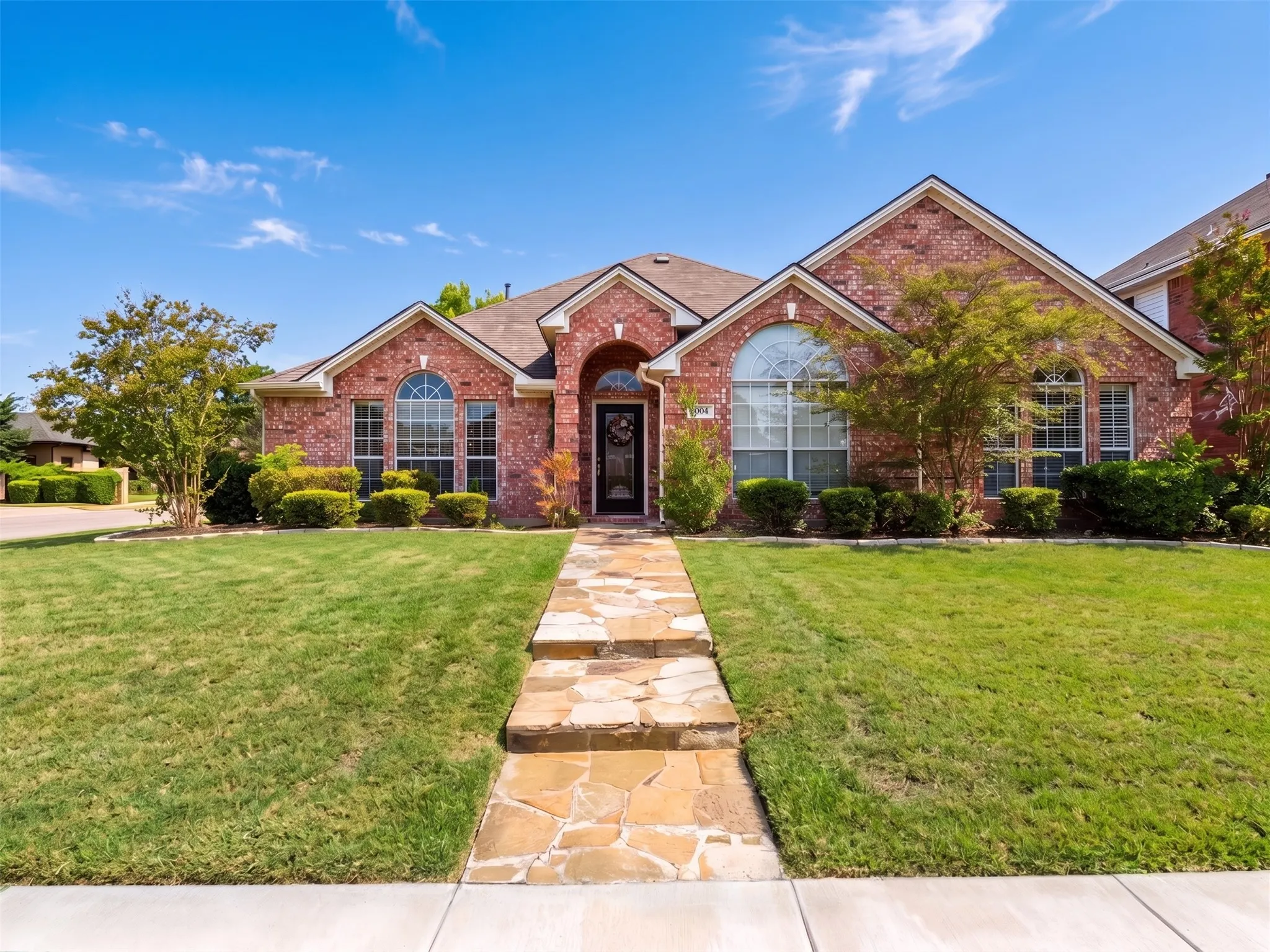 Thoughtfully designed 1.5-story layout