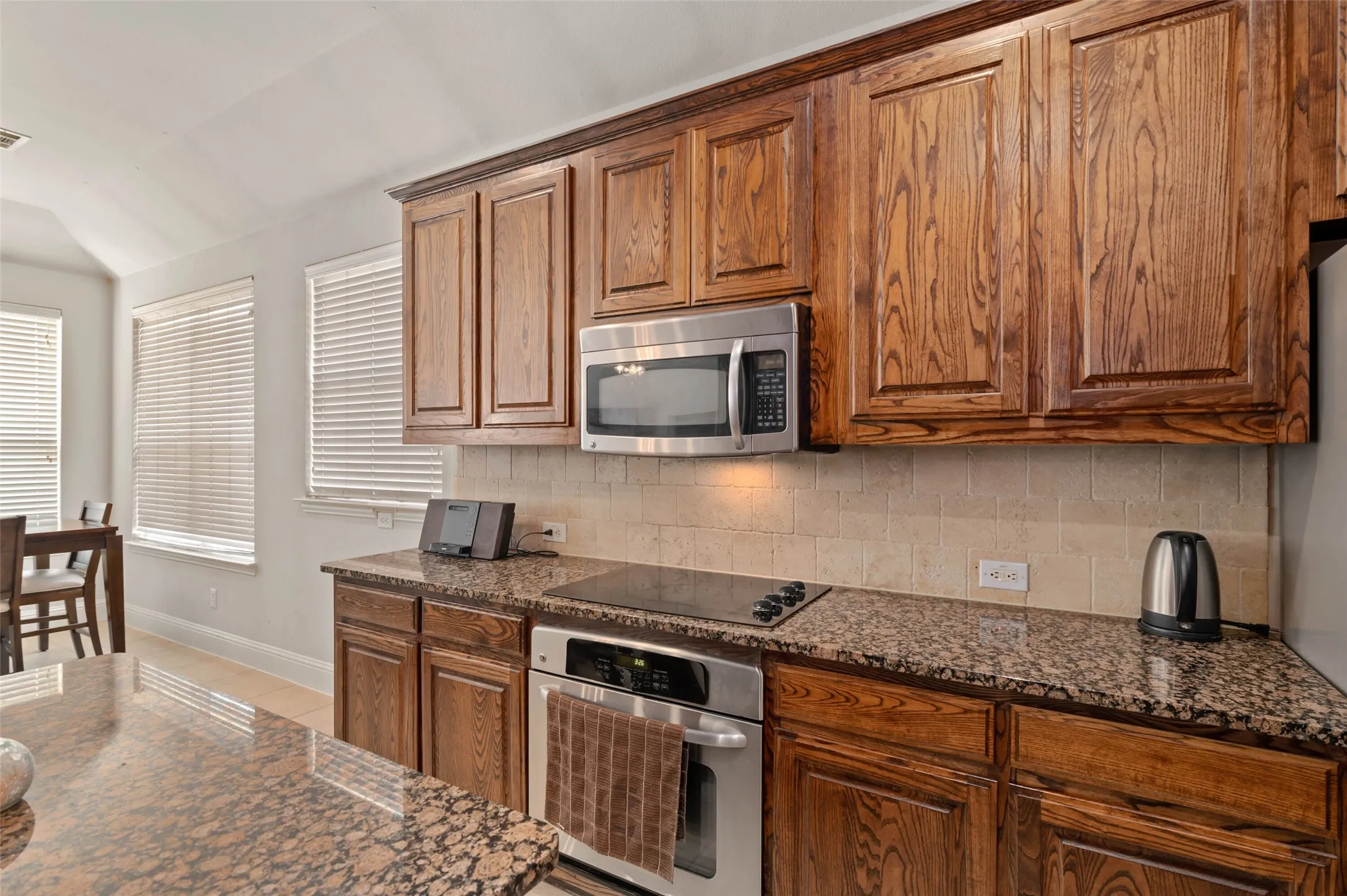 Single Family Residence For Sale in Dallas County , 2501 Claymore Avenue, Garland, Texas 75043, 4 Bedroom, 2 Bathroom, 2 Garage spaces, 2,231 Sqft, built in 2009, mls#21366803, Real Estate Agent in Garland, Homes For Sale in Dallas county, Homes For Sale in Garland, Realtor in Garland Texas, Real Estate Brokerage Independent Realty Texas, Luminita Cordes Realtor