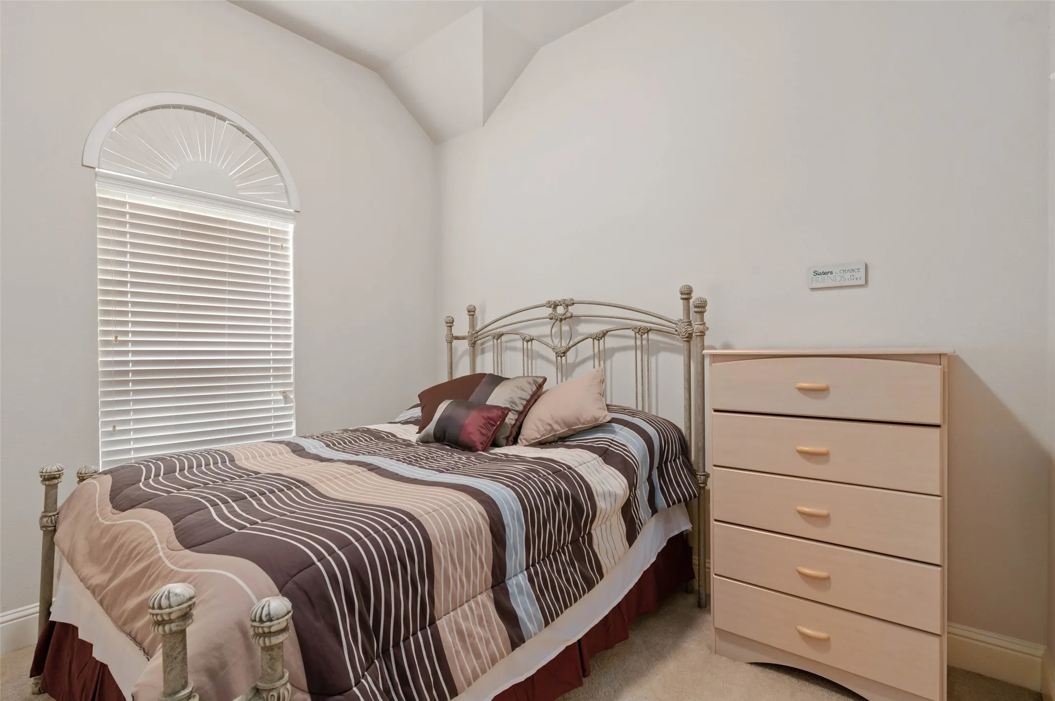 Single Family Residence For Sale in Dallas County , 2501 Claymore Avenue, Garland, Texas 75043, 4 Bedroom, 2 Bathroom, 2 Garage spaces, 2,231 Sqft, built in 2009, mls#21366803, Real Estate Agent in Garland, Homes For Sale in Dallas county, Homes For Sale in Garland, Realtor in Garland Texas, Real Estate Brokerage Independent Realty Texas, Luminita Cordes Realtor
