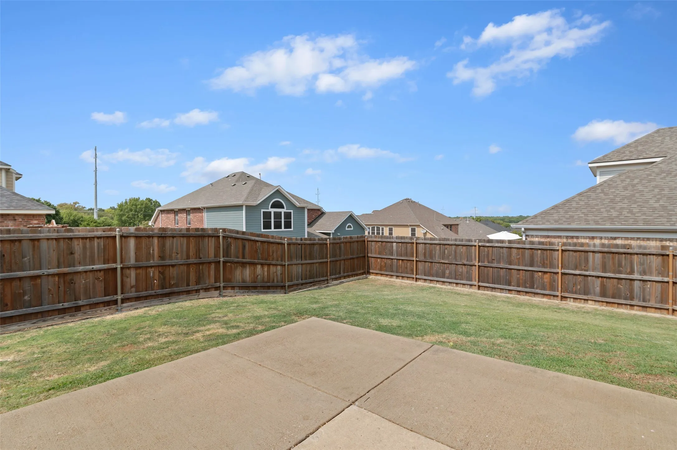 Single Family Residence For Sale in Dallas County , 2501 Claymore Avenue, Garland, Texas 75043, 4 Bedroom, 2 Bathroom, 2 Garage spaces, 2,231 Sqft, built in 2009, mls#21366803, Real Estate Agent in Garland, Homes For Sale in Dallas county, Homes For Sale in Garland, Realtor in Garland Texas, Real Estate Brokerage Independent Realty Texas, Luminita Cordes Realtor