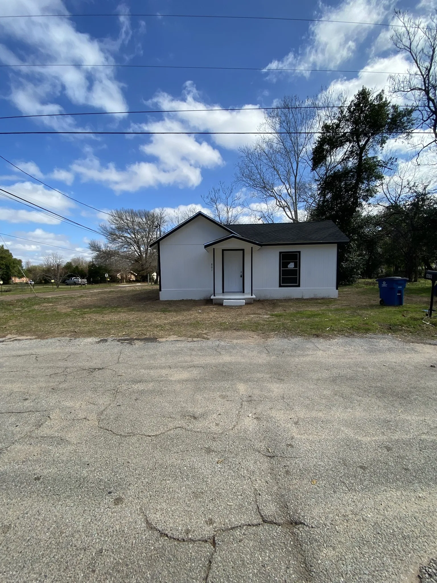 Single Family Residence For Rent in Henderson County , 801 Walnut Street, Trinidad, Texas 75163, 2 Bedroom, 1 Bathroom, Garage spaces, 1,136 Sqft, built in 1990, mls#21370860, Real Estate Agent in Trinidad, Homes For Rent in Henderson county, Homes For Rent in Trinidad, Realtor in Trinidad Texas, Real Estate Brokerage Independent Realty Texas, Luminita Cordes Realtor