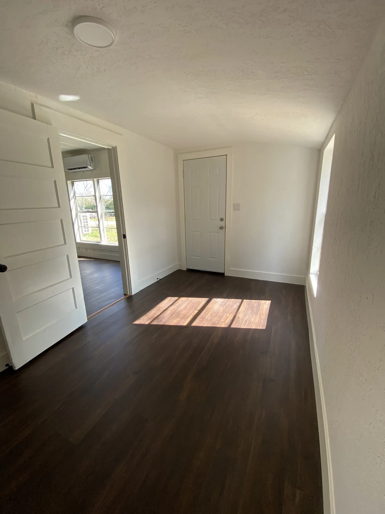 Single Family Residence For Rent in Henderson County , 801 Walnut Street, Trinidad, Texas 75163, 2 Bedroom, 1 Bathroom, Garage spaces, 1,136 Sqft, built in 1990, mls#21370860, Real Estate Agent in Trinidad, Homes For Rent in Henderson county, Homes For Rent in Trinidad, Realtor in Trinidad Texas, Real Estate Brokerage Independent Realty Texas, Luminita Cordes Realtor