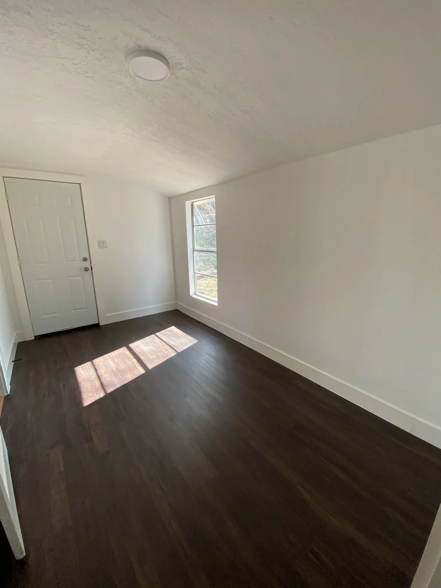 Single Family Residence For Rent in Henderson County , 801 Walnut Street, Trinidad, Texas 75163, 2 Bedroom, 1 Bathroom, Garage spaces, 1,136 Sqft, built in 1990, mls#21370860, Real Estate Agent in Trinidad, Homes For Rent in Henderson county, Homes For Rent in Trinidad, Realtor in Trinidad Texas, Real Estate Brokerage Independent Realty Texas, Luminita Cordes Realtor