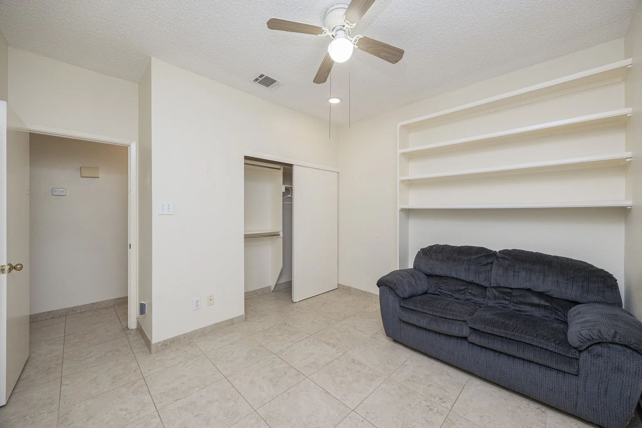 Townhouse For Rent in Collin County , 3801 14th Street 403, Plano, Texas 75074, 2 Bedroom, 2 Bathroom, Garage spaces, 864 Sqft, built in 1985, mls#21364850, Real Estate Agent in Plano, Homes For Rent in Collin county, Homes For Rent in Plano, Realtor in Plano Texas, Real Estate Brokerage Independent Realty Texas, Luminita Cordes Realtor