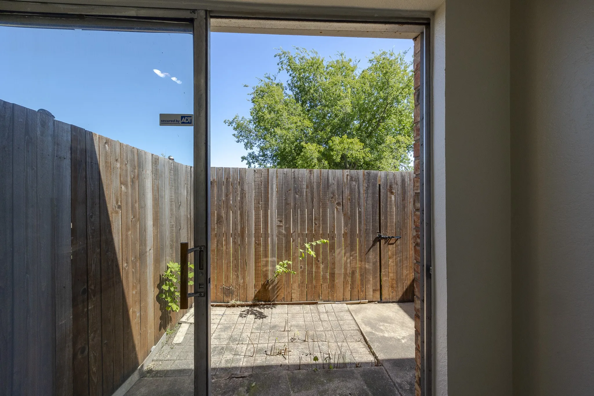 Townhouse For Rent in Collin County , 3801 14th Street 403, Plano, Texas 75074, 2 Bedroom, 2 Bathroom, Garage spaces, 864 Sqft, built in 1985, mls#21364850, Real Estate Agent in Plano, Homes For Rent in Collin county, Homes For Rent in Plano, Realtor in Plano Texas, Real Estate Brokerage Independent Realty Texas, Luminita Cordes Realtor