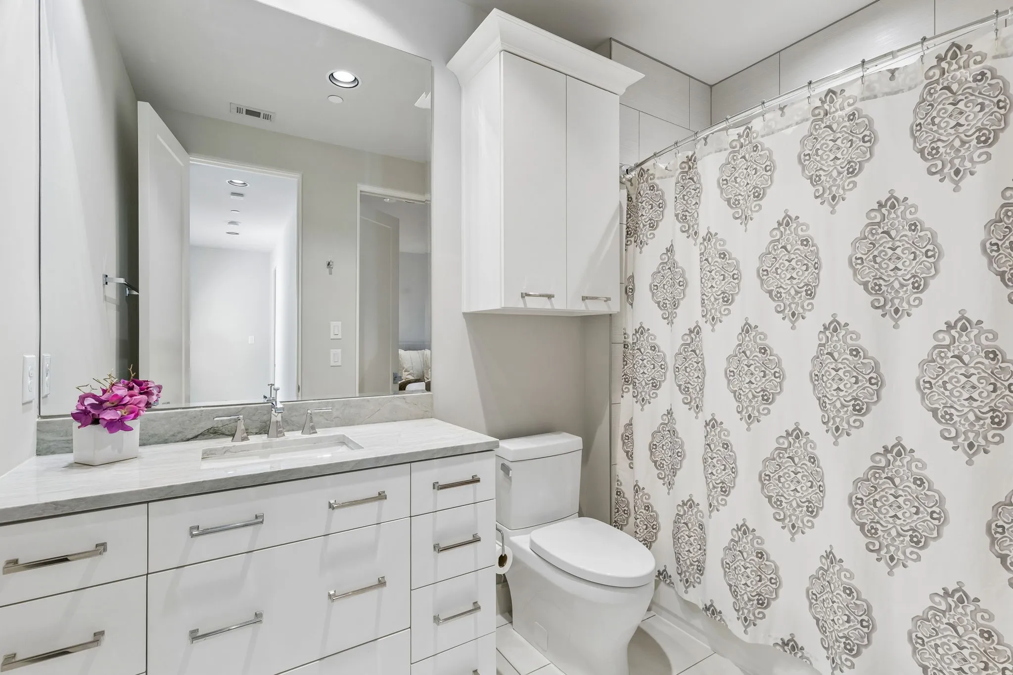 Single Family Residence For Sale in Tarrant County , 9 Catalonia Drive, Westlake, Texas 76262, 3 Bedroom, 4 Bathroom, 2 Garage spaces, 2,850 Sqft, built in 2019, mls#21365224, Real Estate Agent in Westlake, Homes For Sale in Tarrant county, Homes For Sale in Westlake, Realtor in Westlake Texas, Real Estate Brokerage Independent Realty Texas, Luminita Cordes Realtor