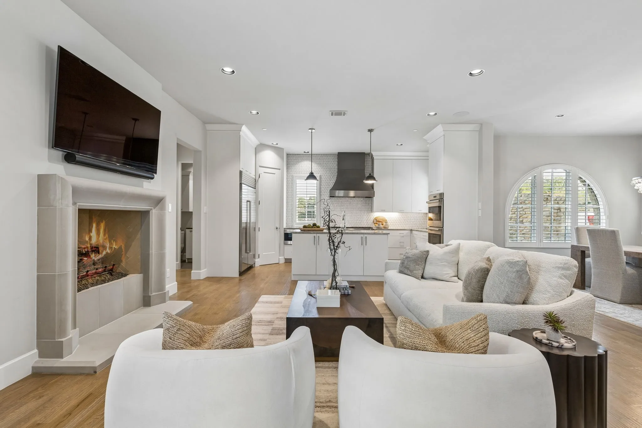Single Family Residence For Sale in Tarrant County , 9 Catalonia Drive, Westlake, Texas 76262, 3 Bedroom, 4 Bathroom, 2 Garage spaces, 2,850 Sqft, built in 2019, mls#21365224, Real Estate Agent in Westlake, Homes For Sale in Tarrant county, Homes For Sale in Westlake, Realtor in Westlake Texas, Real Estate Brokerage Independent Realty Texas, Luminita Cordes Realtor