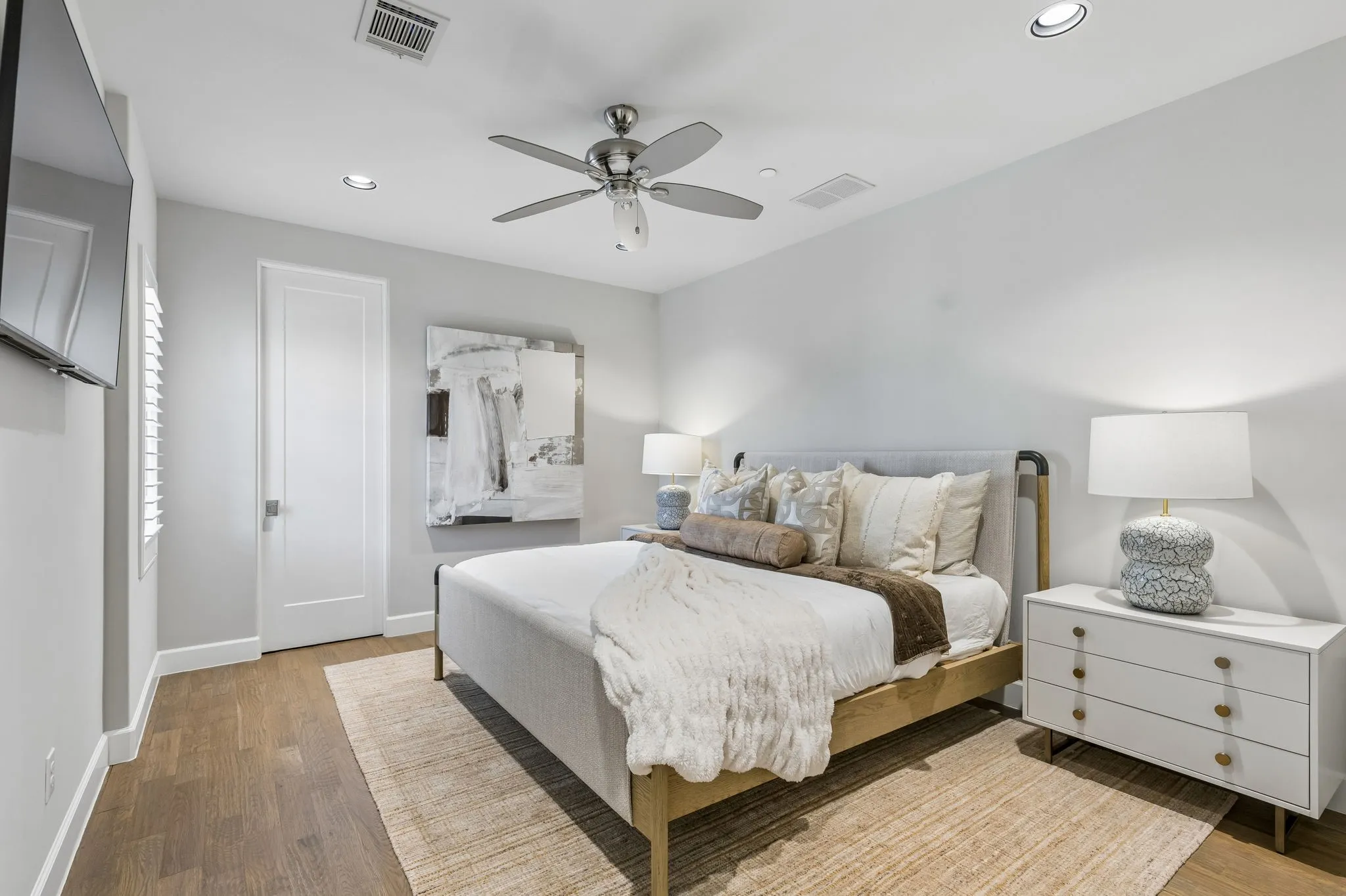 Single Family Residence For Sale in Tarrant County , 9 Catalonia Drive, Westlake, Texas 76262, 3 Bedroom, 4 Bathroom, 2 Garage spaces, 2,850 Sqft, built in 2019, mls#21365224, Real Estate Agent in Westlake, Homes For Sale in Tarrant county, Homes For Sale in Westlake, Realtor in Westlake Texas, Real Estate Brokerage Independent Realty Texas, Luminita Cordes Realtor