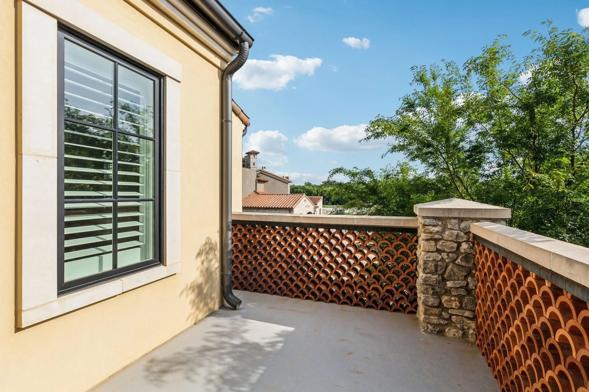 Single Family Residence For Sale in Tarrant County , 9 Catalonia Drive, Westlake, Texas 76262, 3 Bedroom, 4 Bathroom, 2 Garage spaces, 2,850 Sqft, built in 2019, mls#21365224, Real Estate Agent in Westlake, Homes For Sale in Tarrant county, Homes For Sale in Westlake, Realtor in Westlake Texas, Real Estate Brokerage Independent Realty Texas, Luminita Cordes Realtor