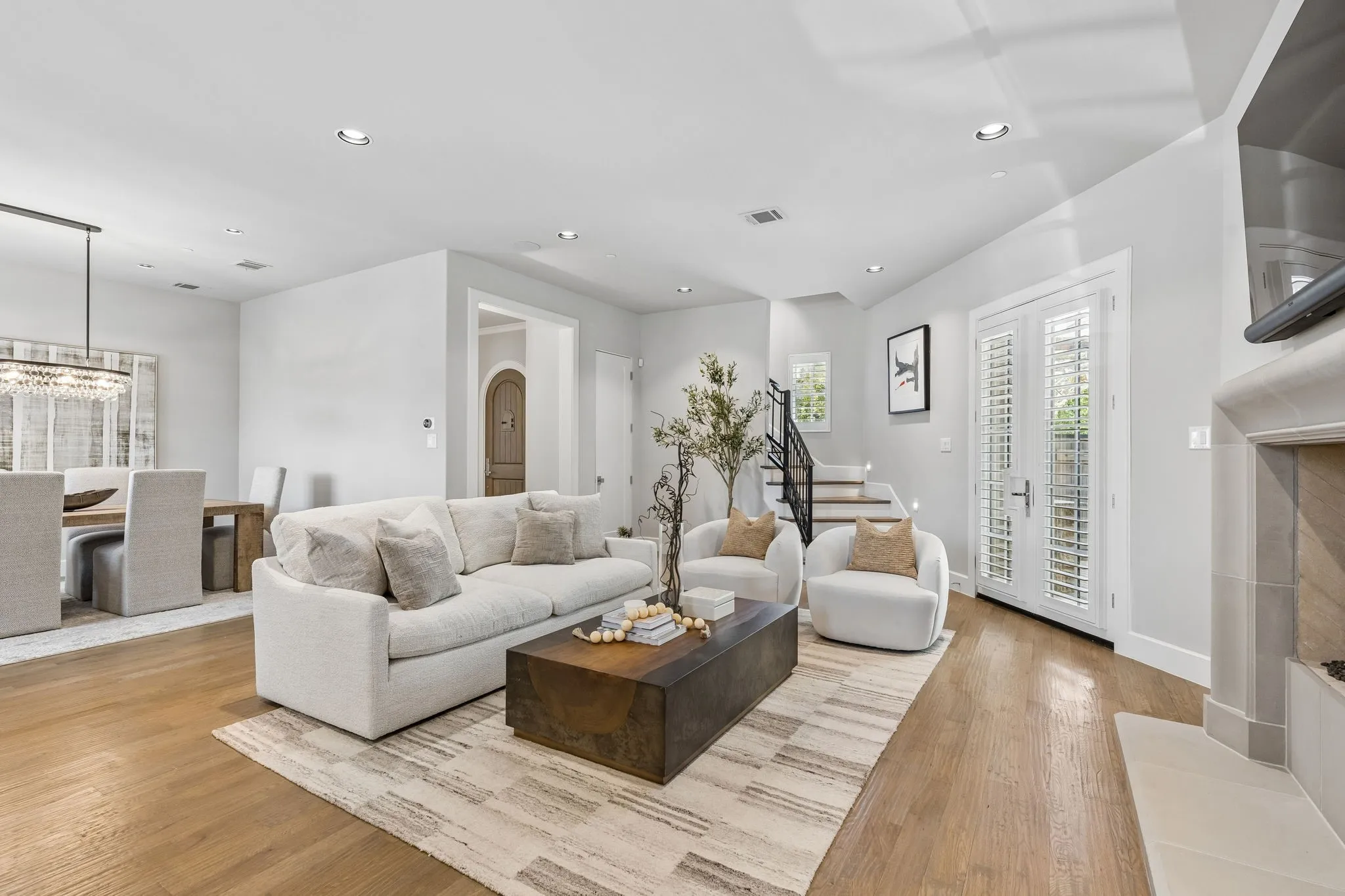 Single Family Residence For Sale in Tarrant County , 9 Catalonia Drive, Westlake, Texas 76262, 3 Bedroom, 4 Bathroom, 2 Garage spaces, 2,850 Sqft, built in 2019, mls#21365224, Real Estate Agent in Westlake, Homes For Sale in Tarrant county, Homes For Sale in Westlake, Realtor in Westlake Texas, Real Estate Brokerage Independent Realty Texas, Luminita Cordes Realtor