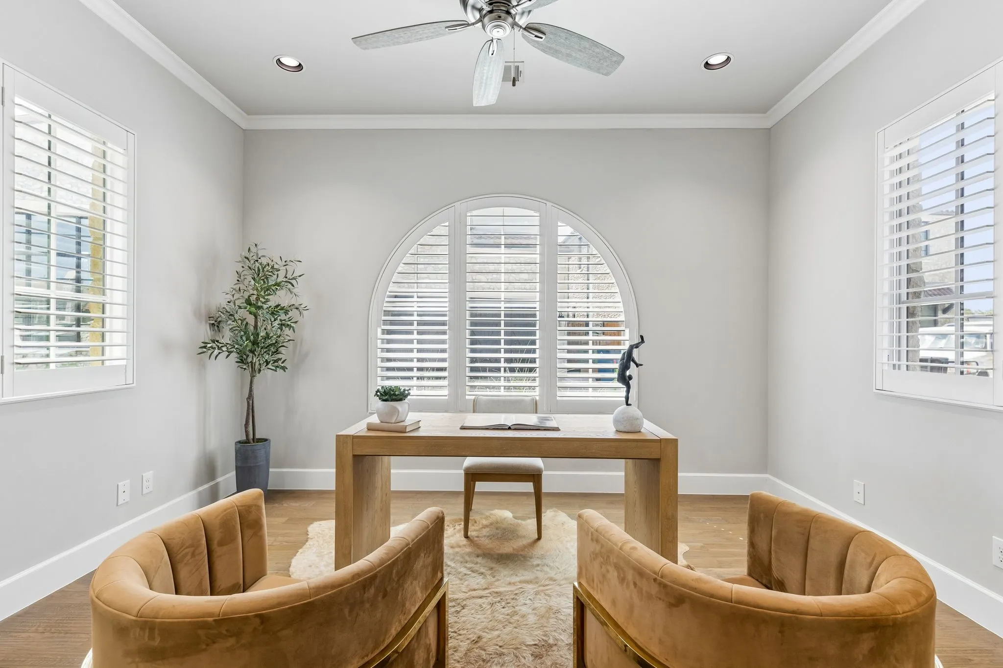 Single Family Residence For Sale in Tarrant County , 9 Catalonia Drive, Westlake, Texas 76262, 3 Bedroom, 4 Bathroom, 2 Garage spaces, 2,850 Sqft, built in 2019, mls#21365224, Real Estate Agent in Westlake, Homes For Sale in Tarrant county, Homes For Sale in Westlake, Realtor in Westlake Texas, Real Estate Brokerage Independent Realty Texas, Luminita Cordes Realtor